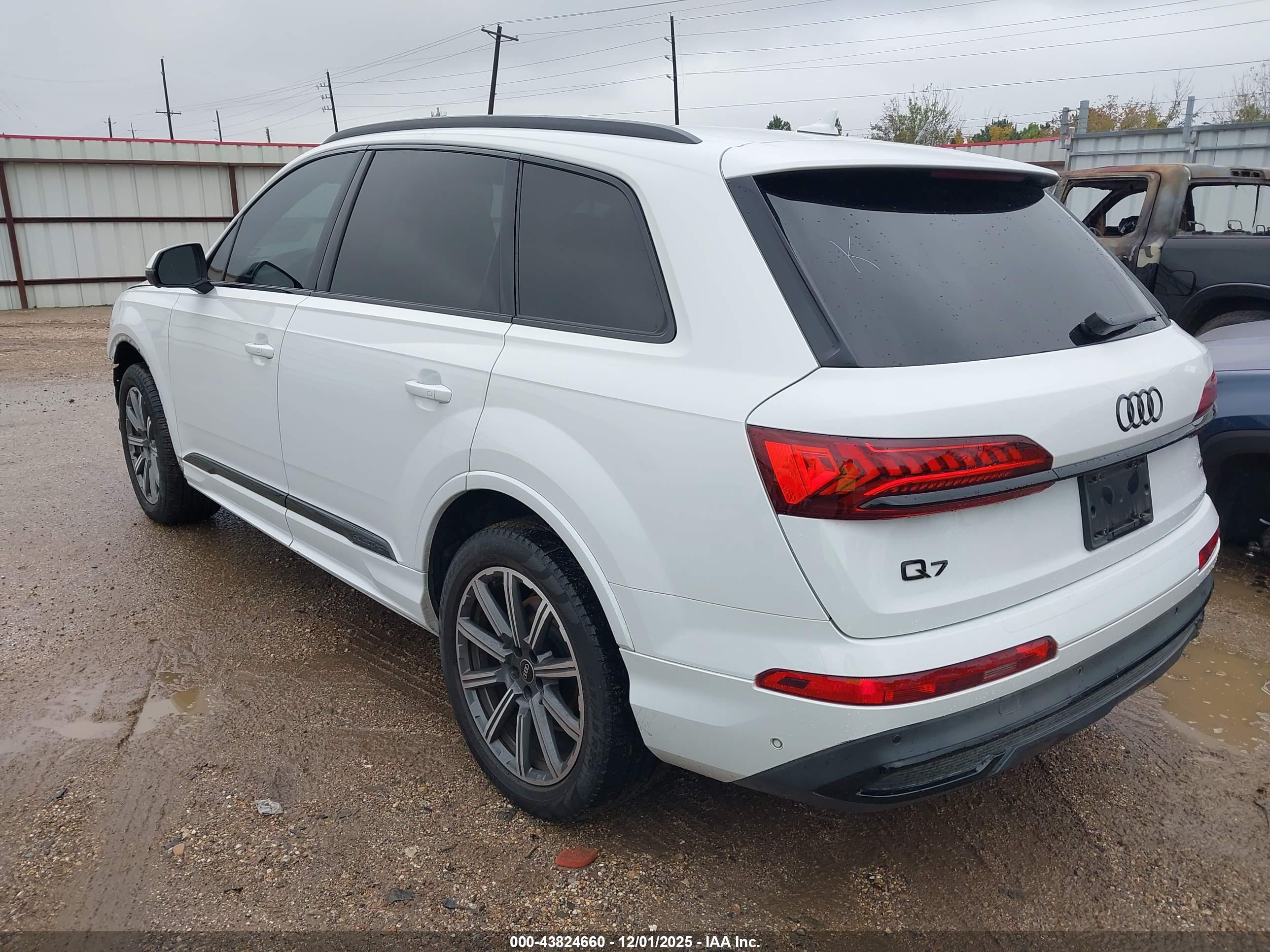 AUDI Q7 image 3