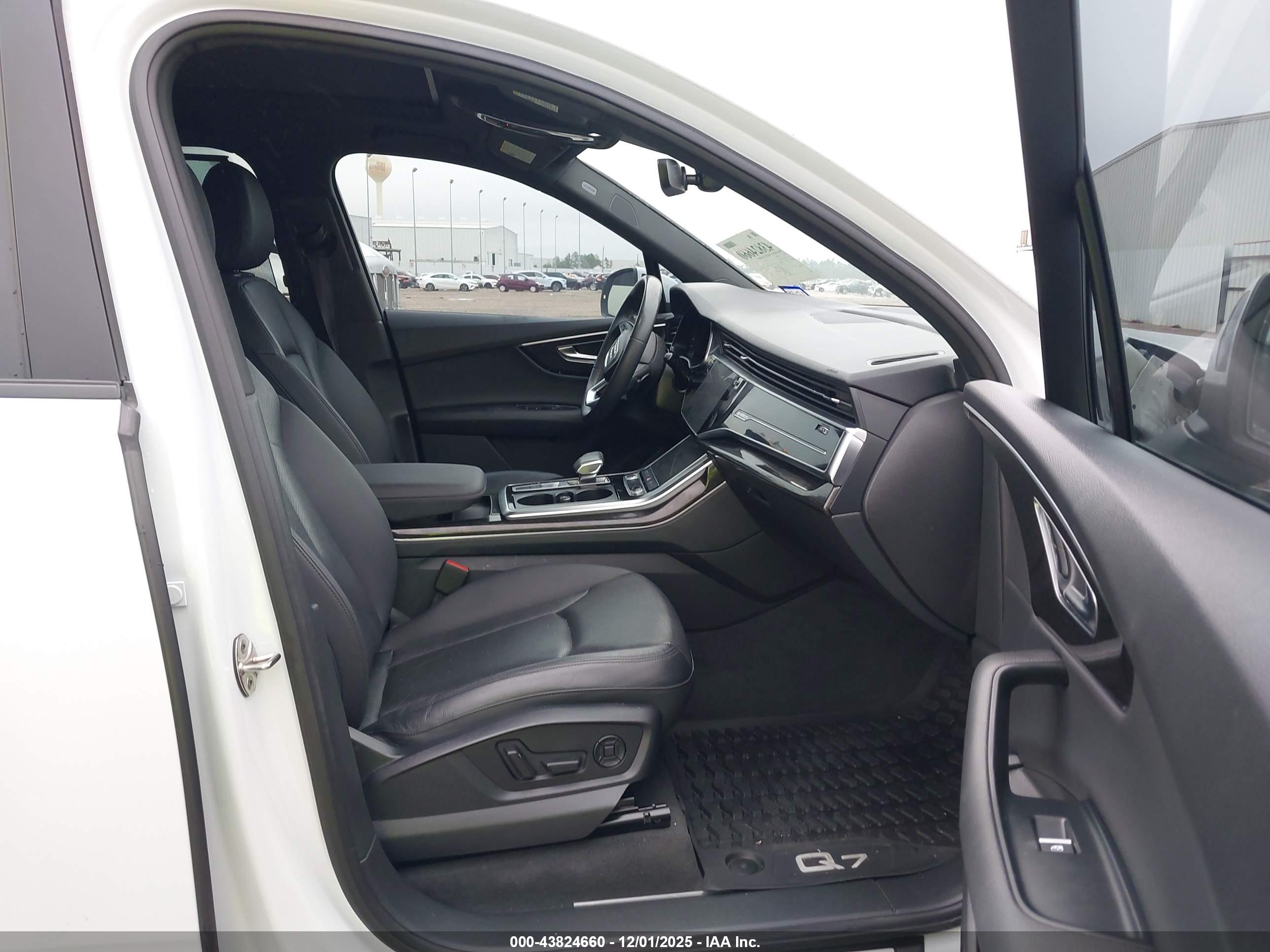 AUDI Q7 image 5