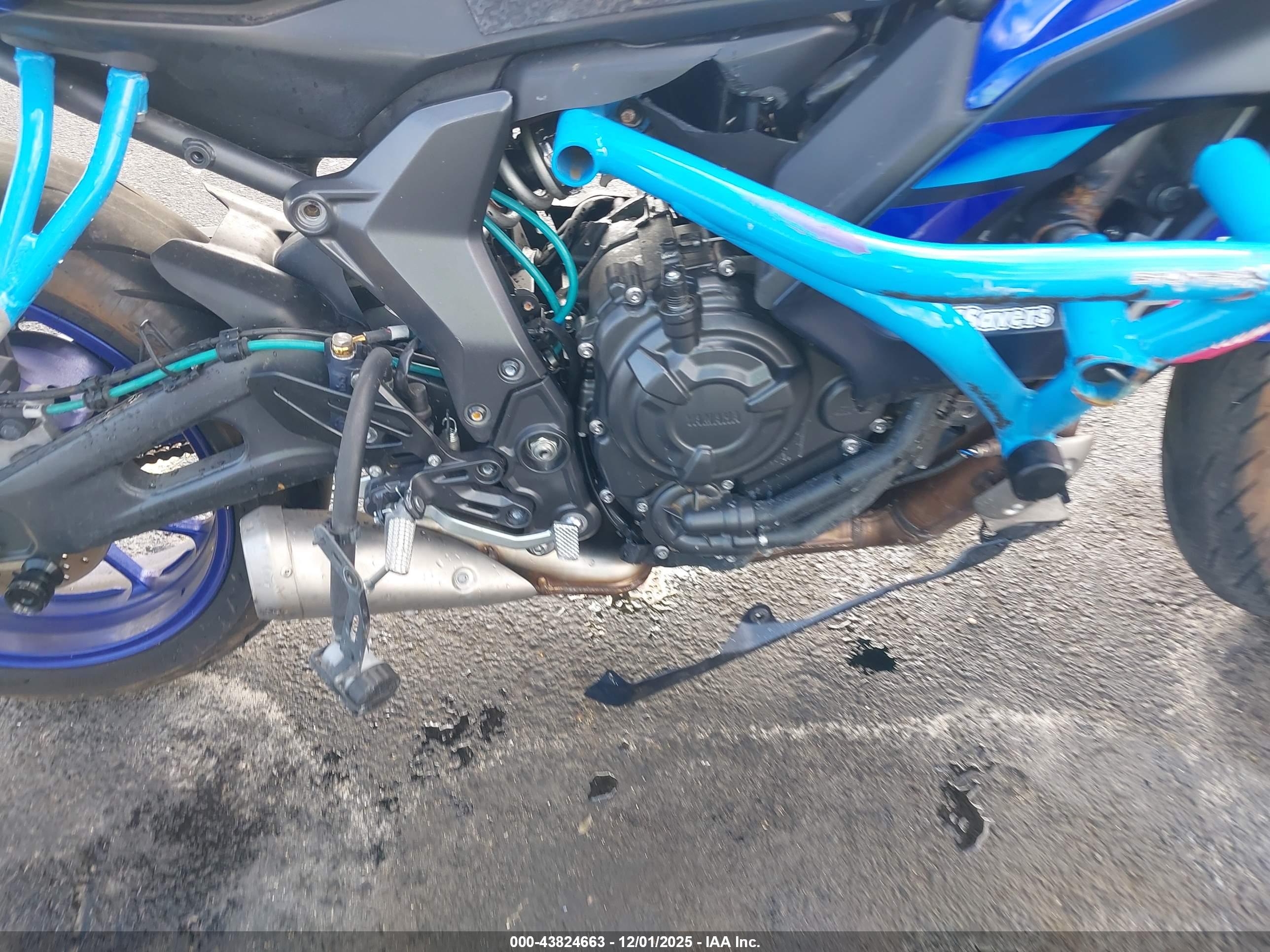 YAMAHA YZFR7 image 8