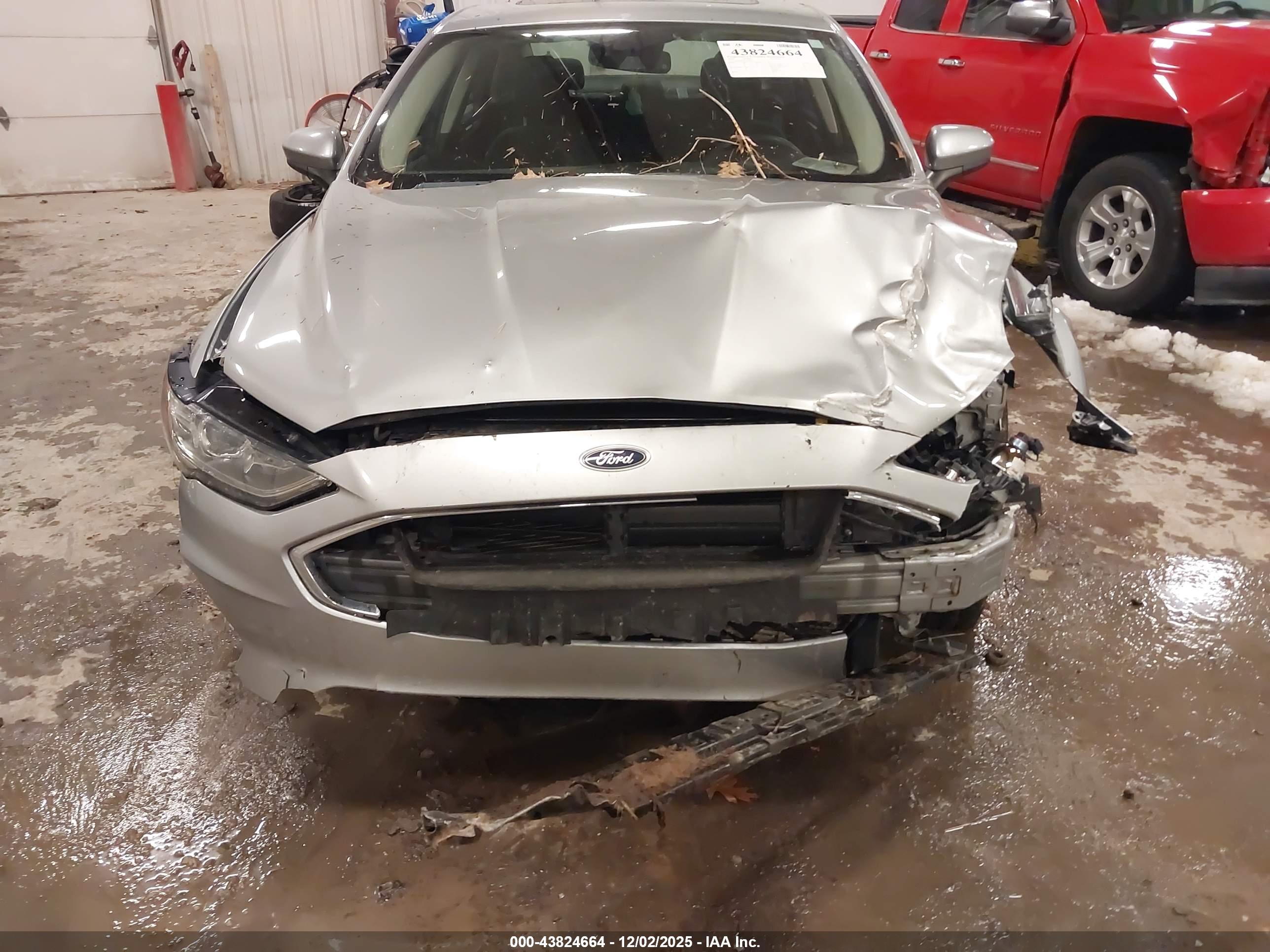 FORD FUSION image 6