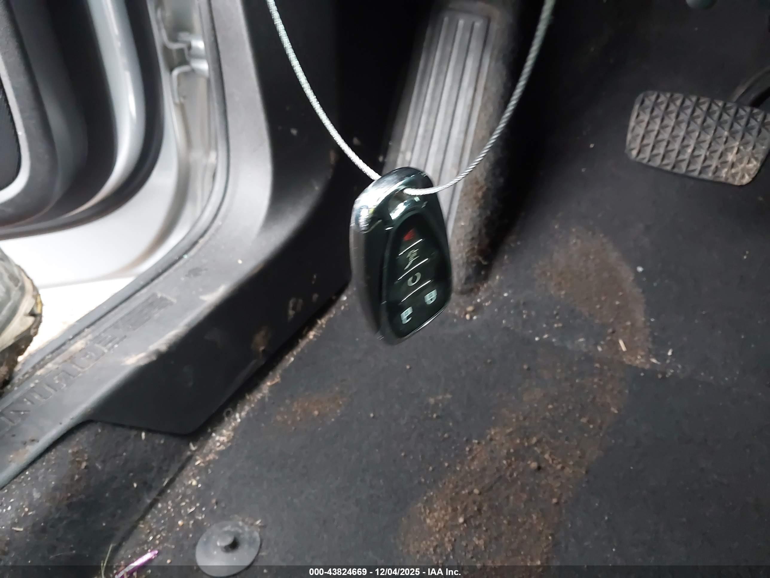 CHEVROLET EQUINOX image 11