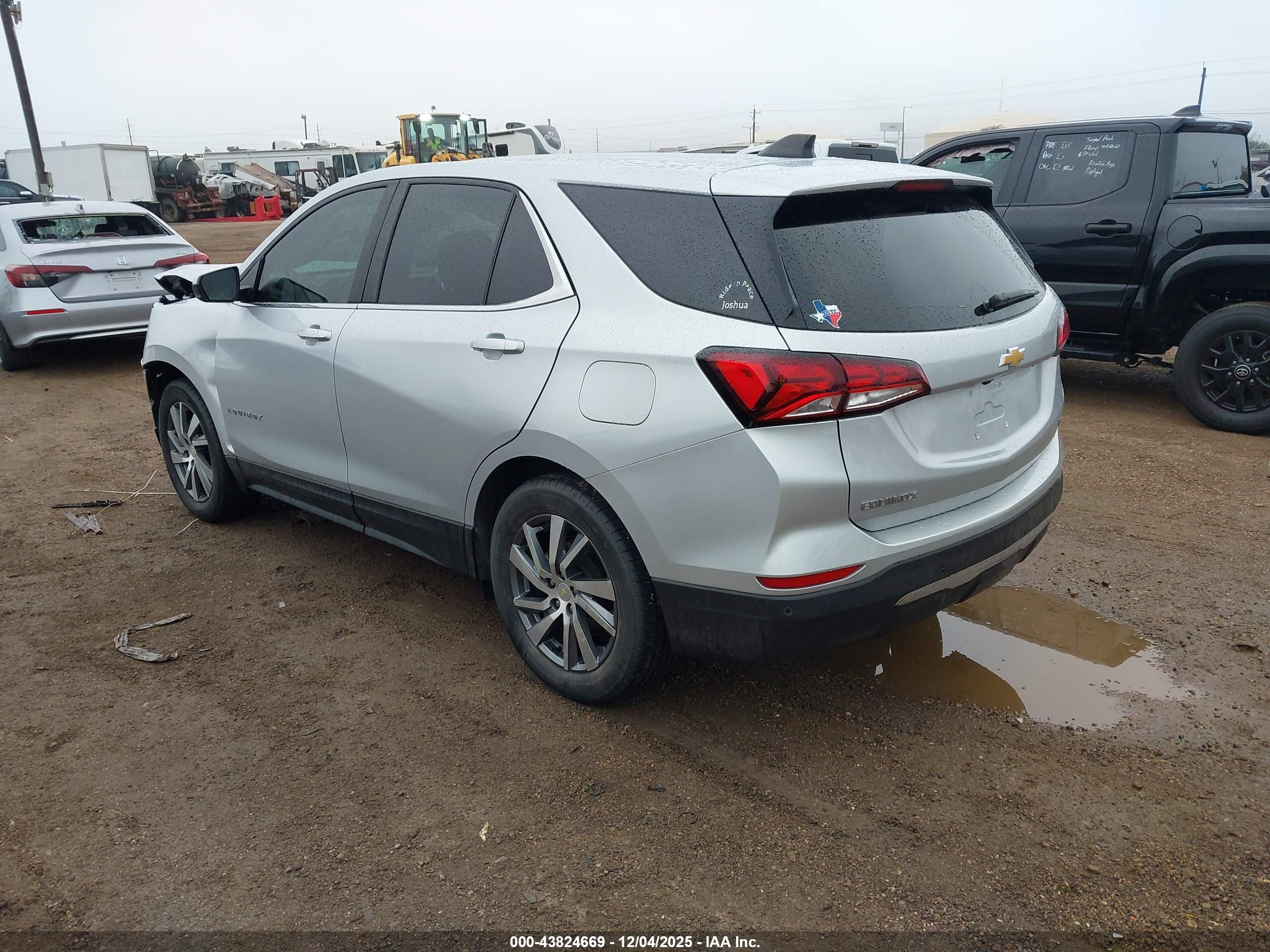 CHEVROLET EQUINOX image 3