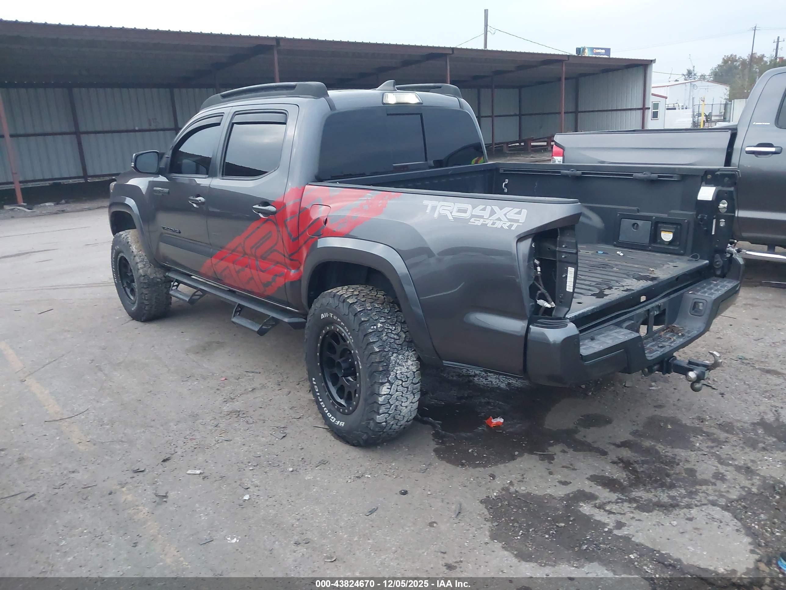 TOYOTA TACOMA image 3