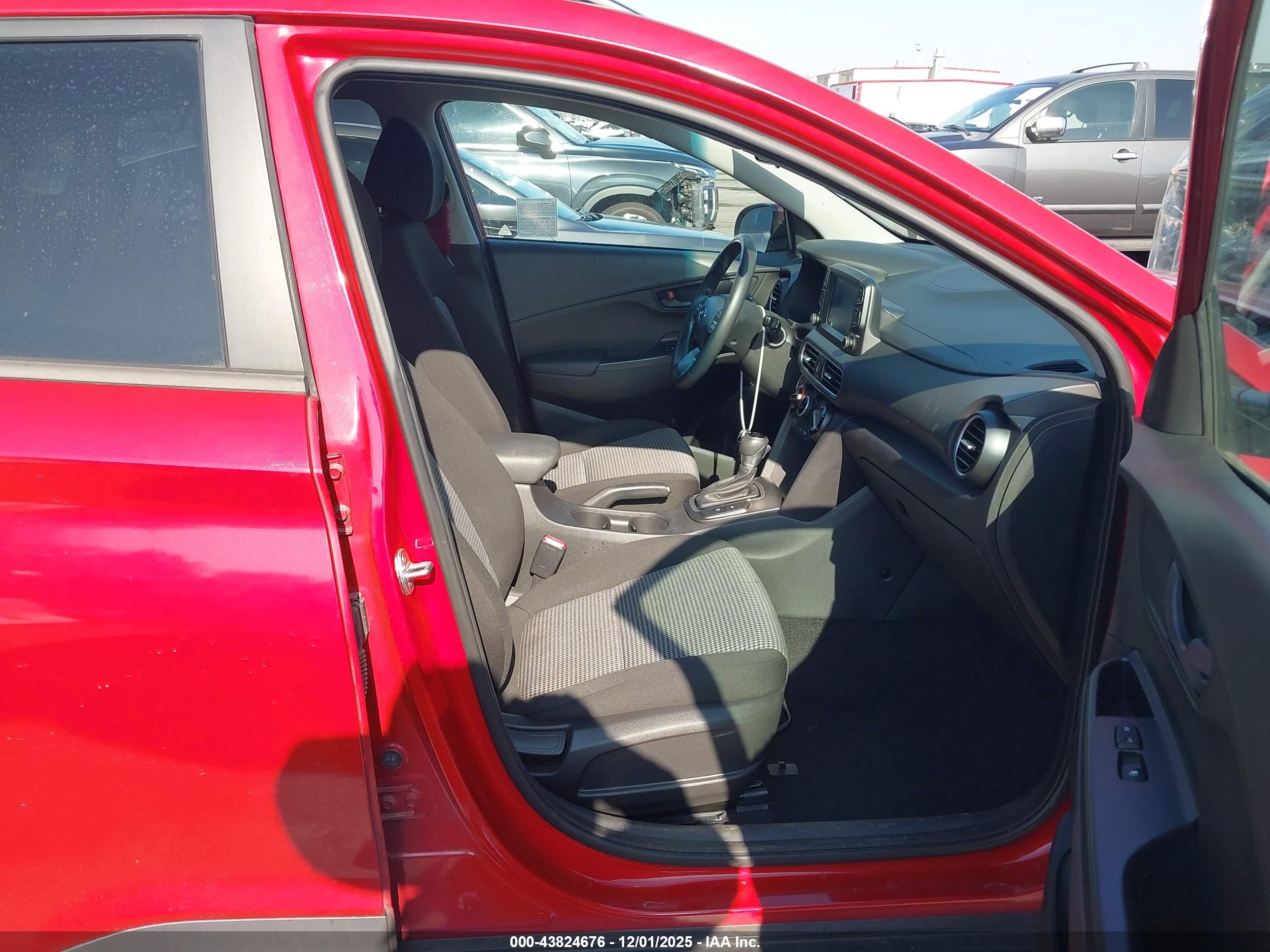 HYUNDAI KONA image 5