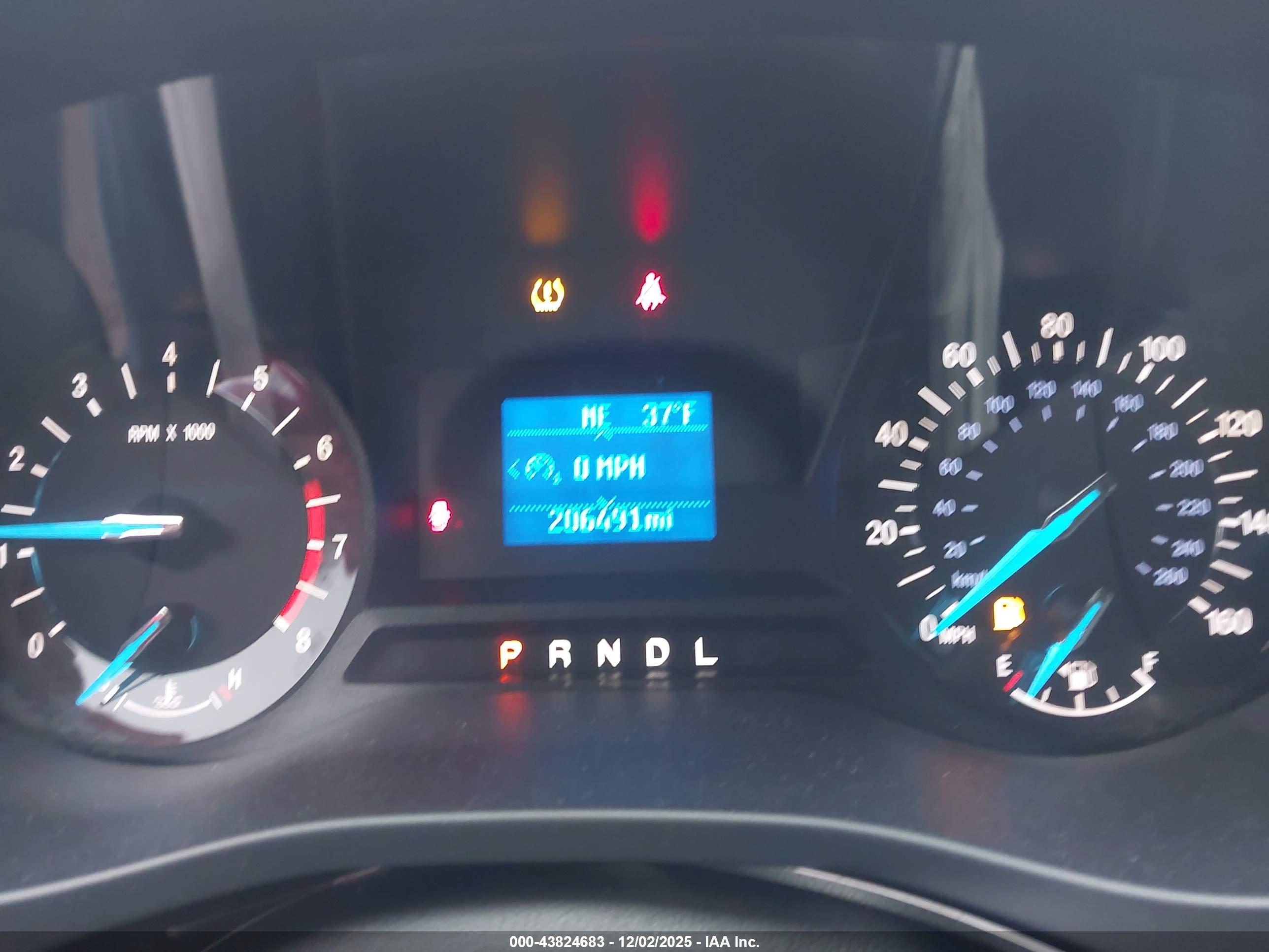 FORD FUSION image 7