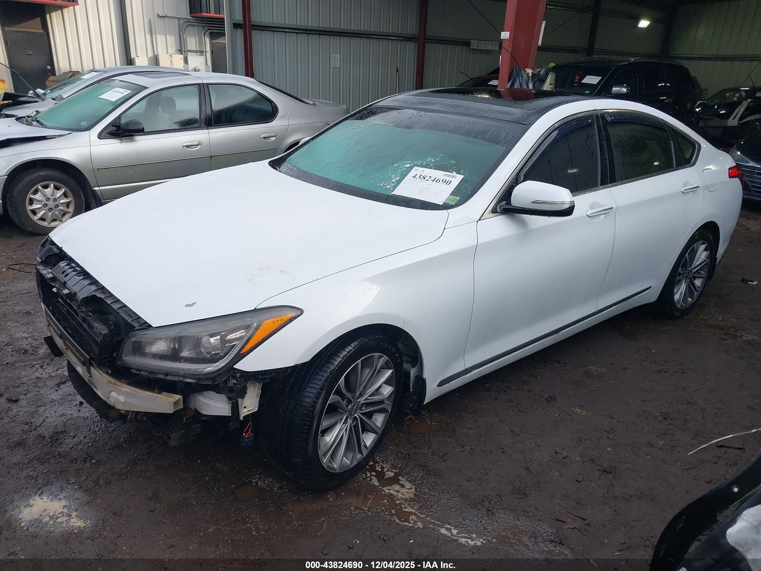 HYUNDAI GENESIS image 2