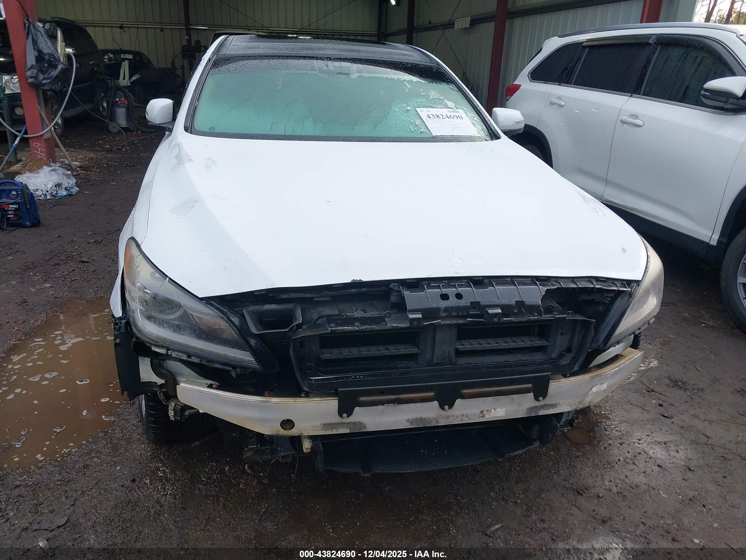 HYUNDAI GENESIS image 6