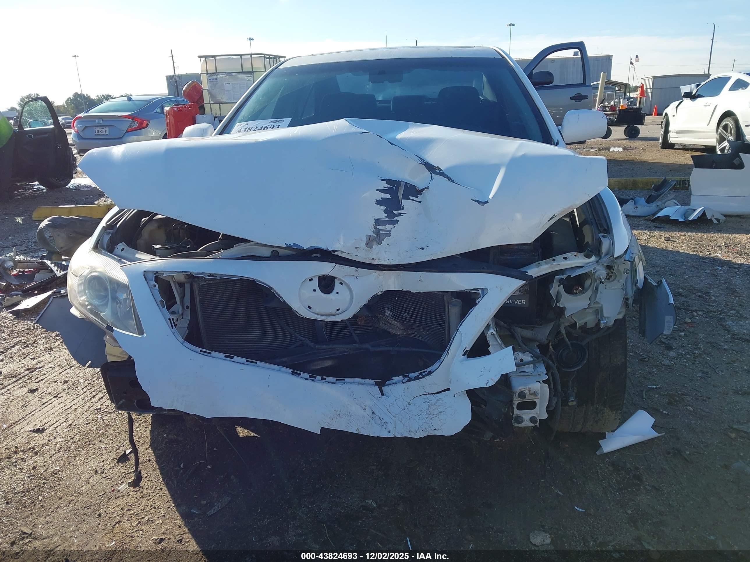 TOYOTA CAMRY image 6
