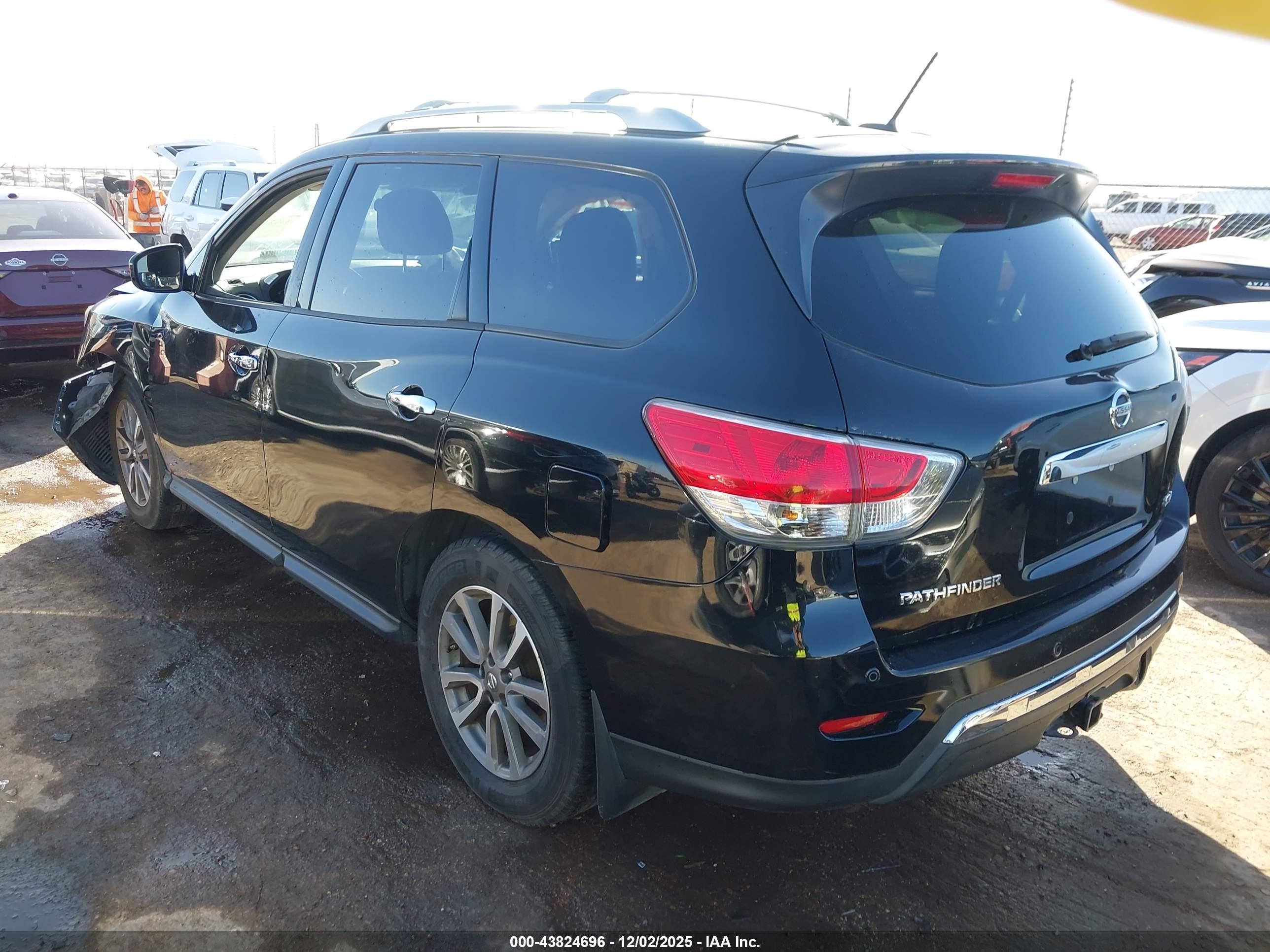 NISSAN PATHFINDER image 3