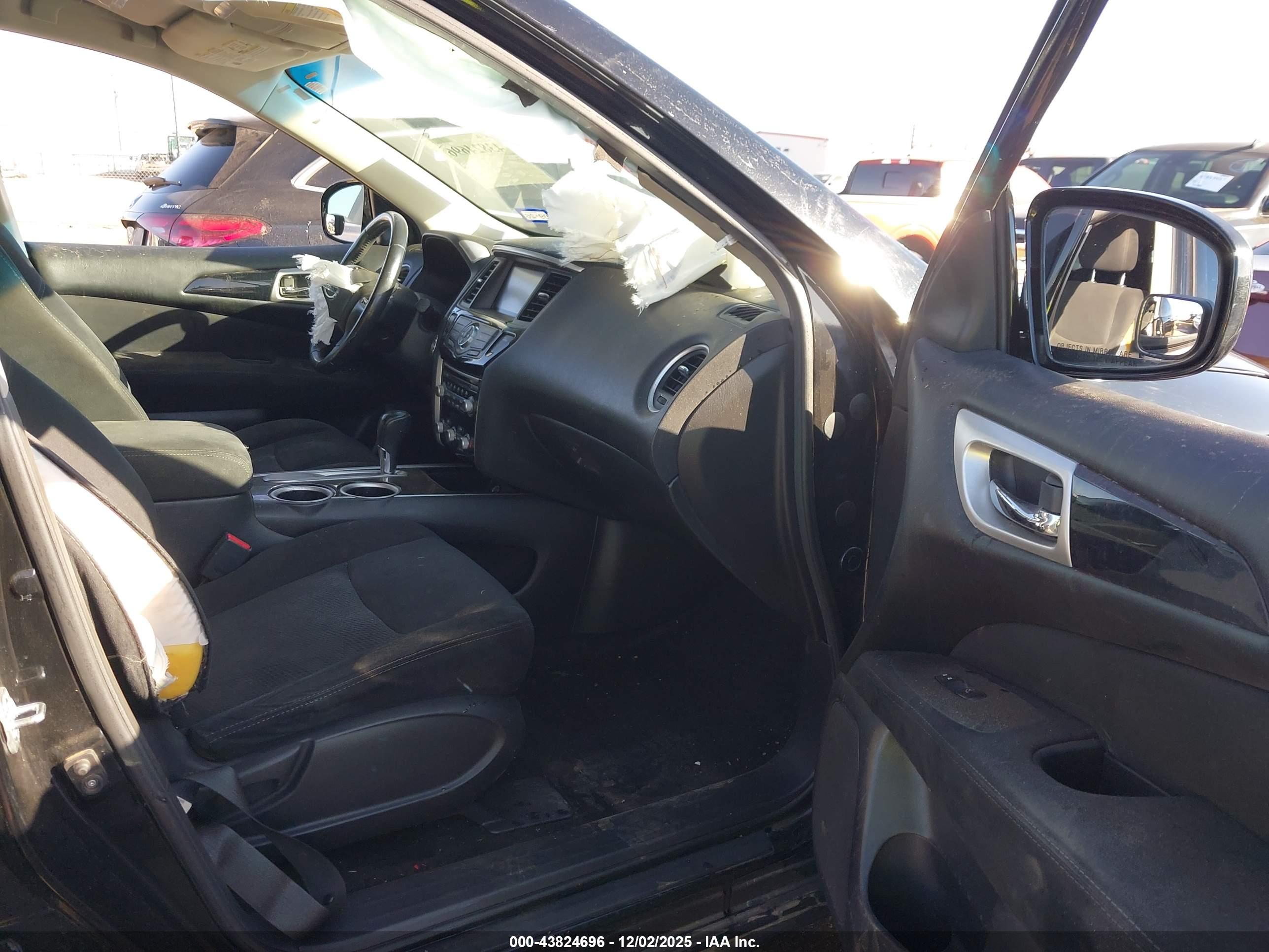 NISSAN PATHFINDER image 5