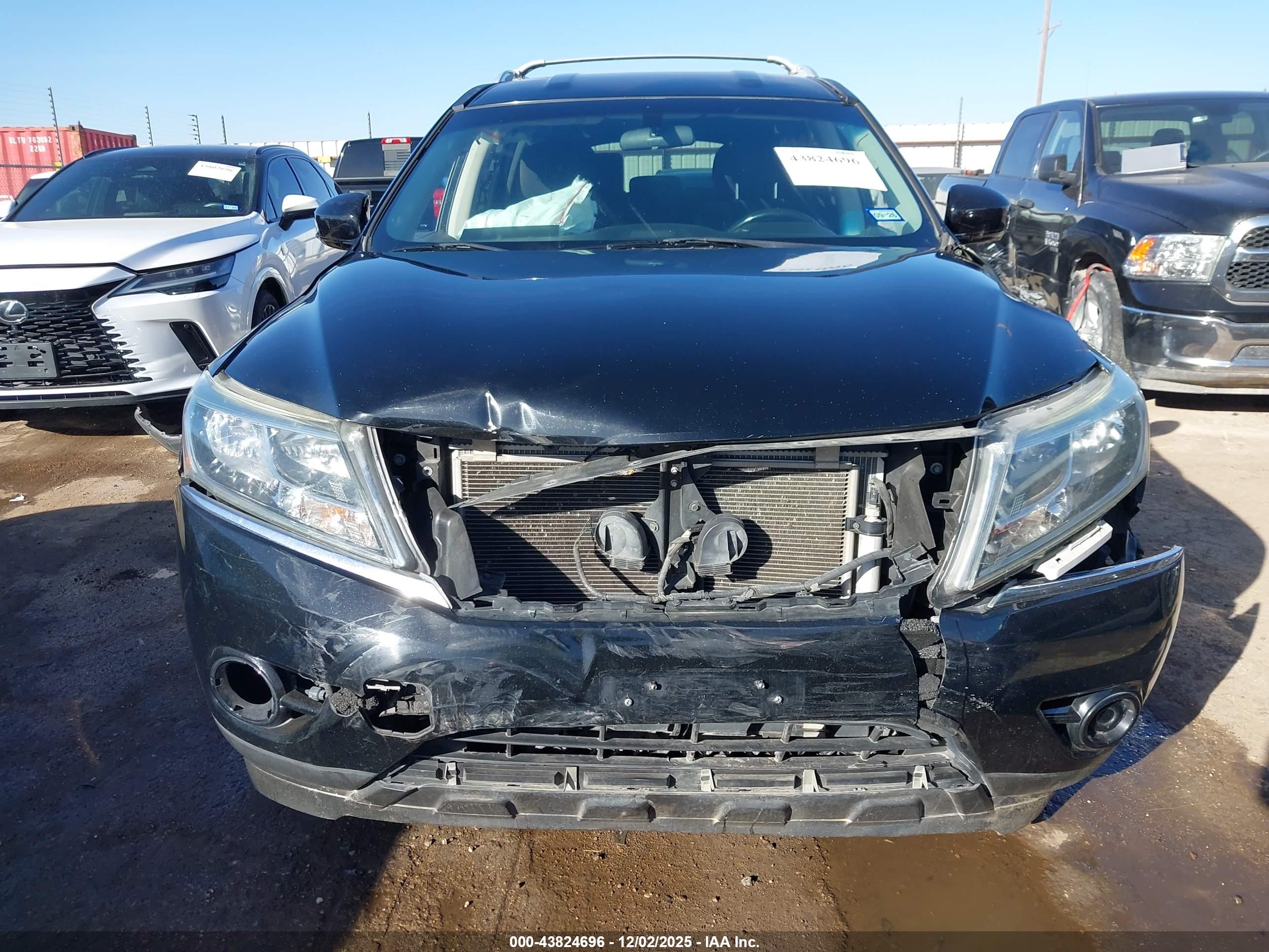 NISSAN PATHFINDER image 6