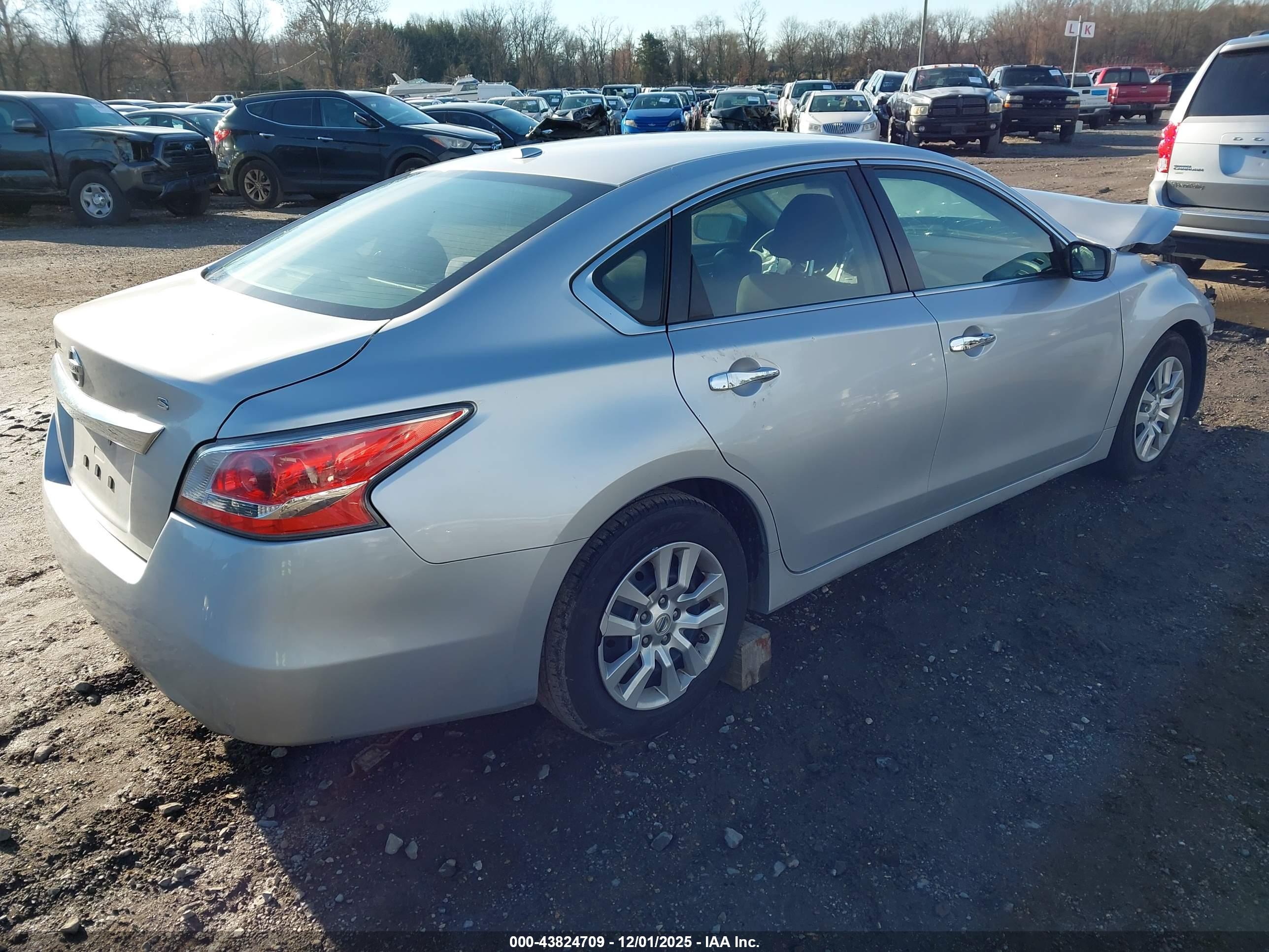 NISSAN ALTIMA image 4