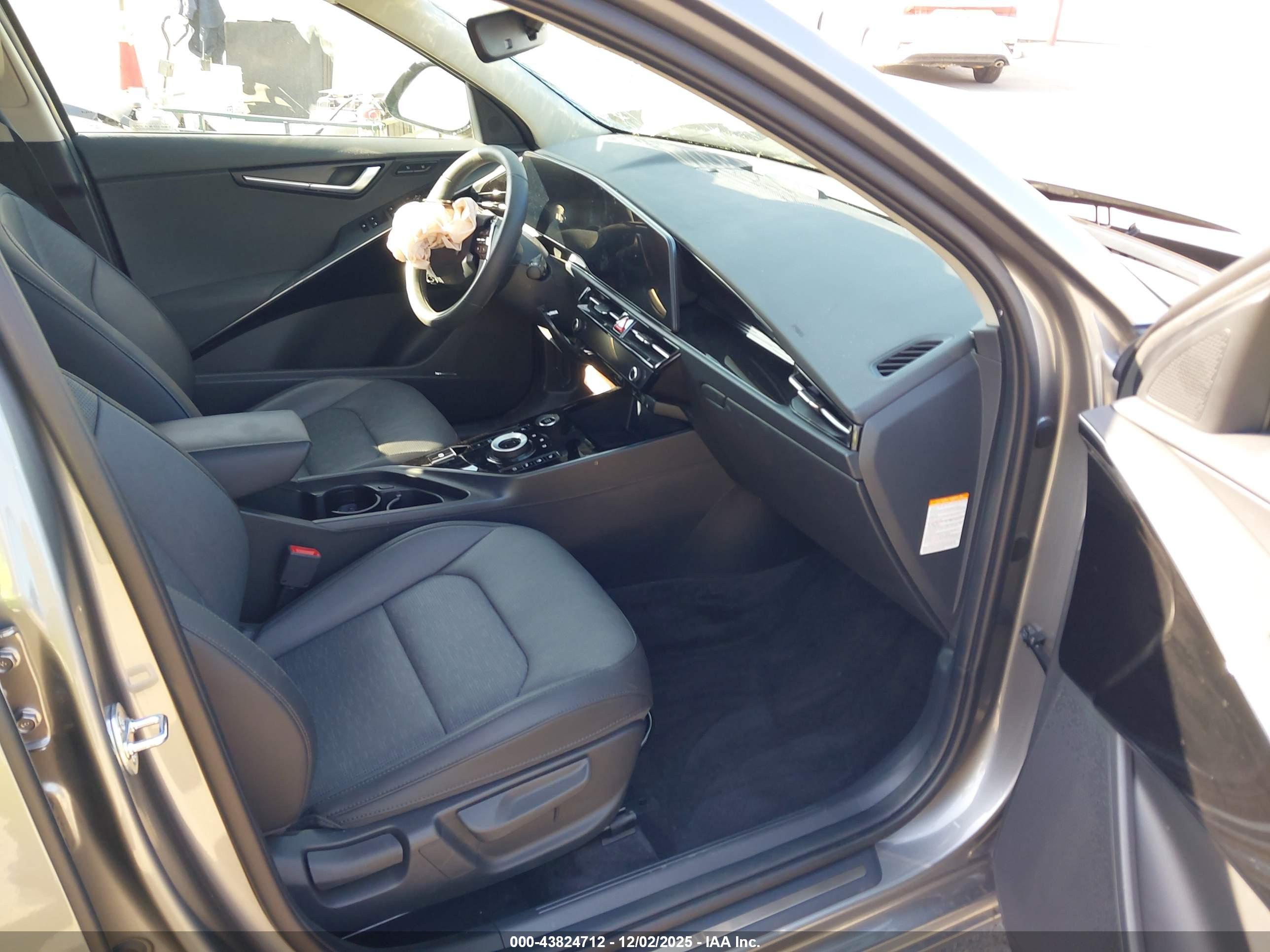 KIA NIRO image 5
