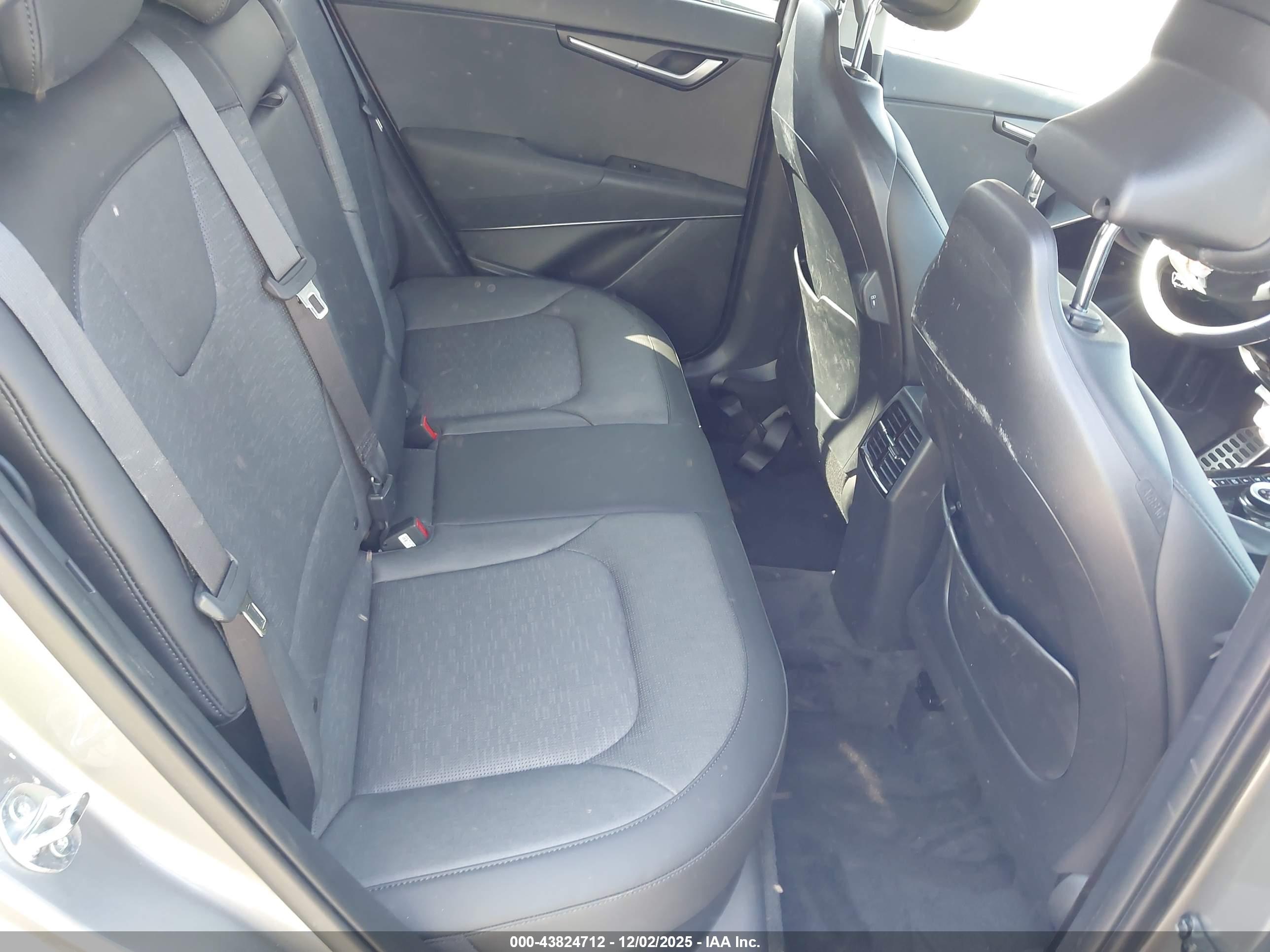 KIA NIRO image 8