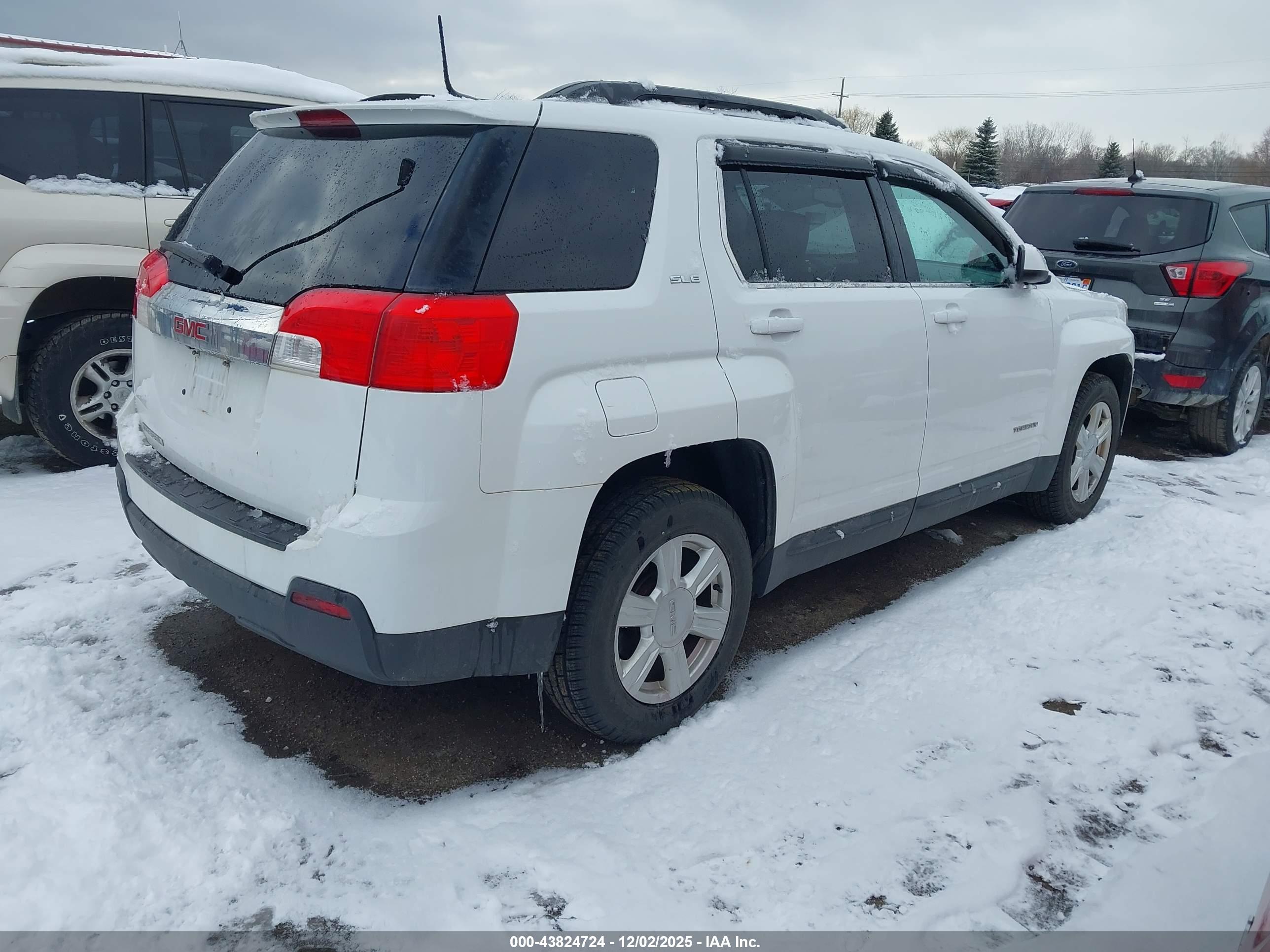 GMC TERRAIN image 4
