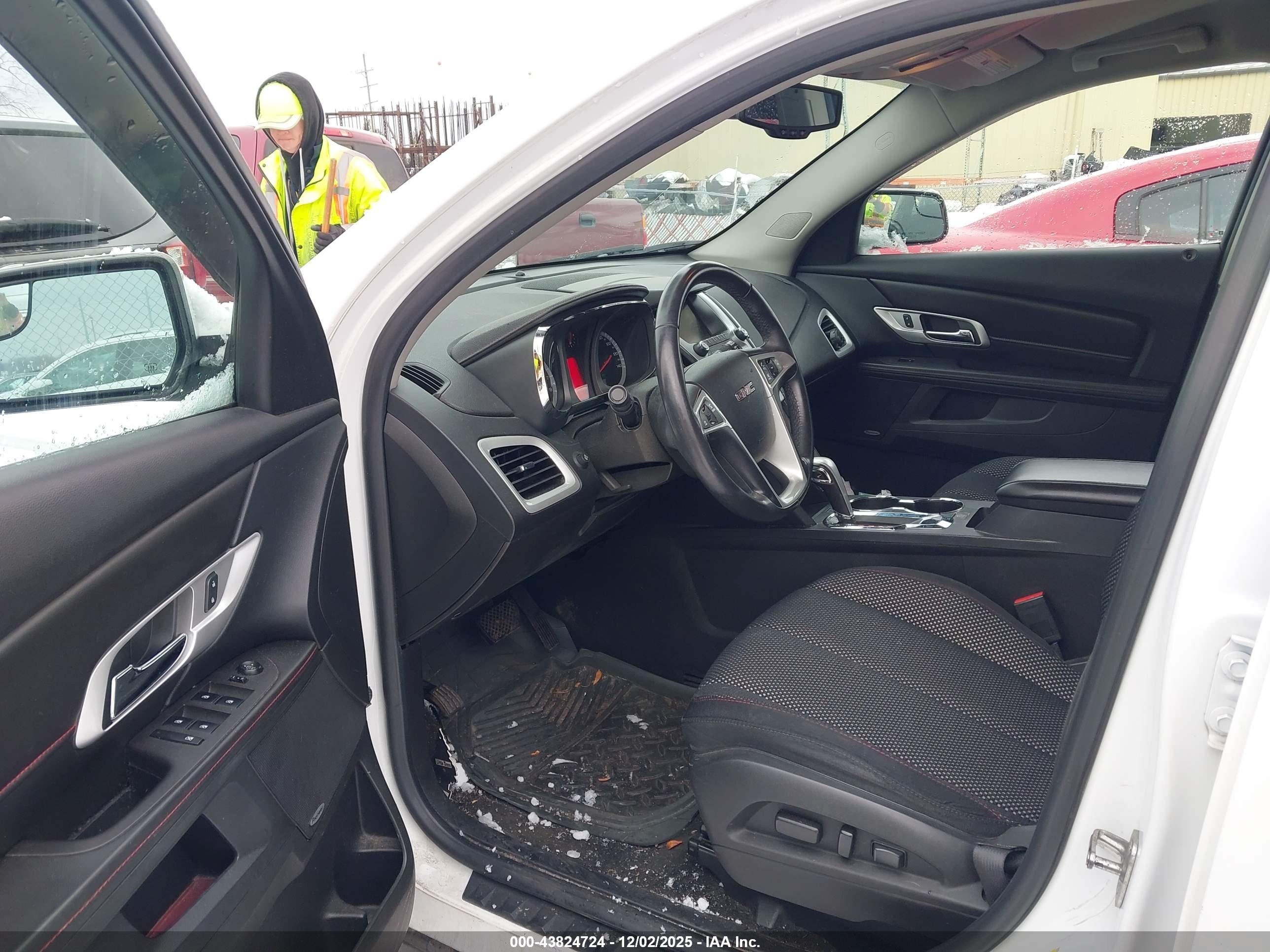 GMC TERRAIN image 5