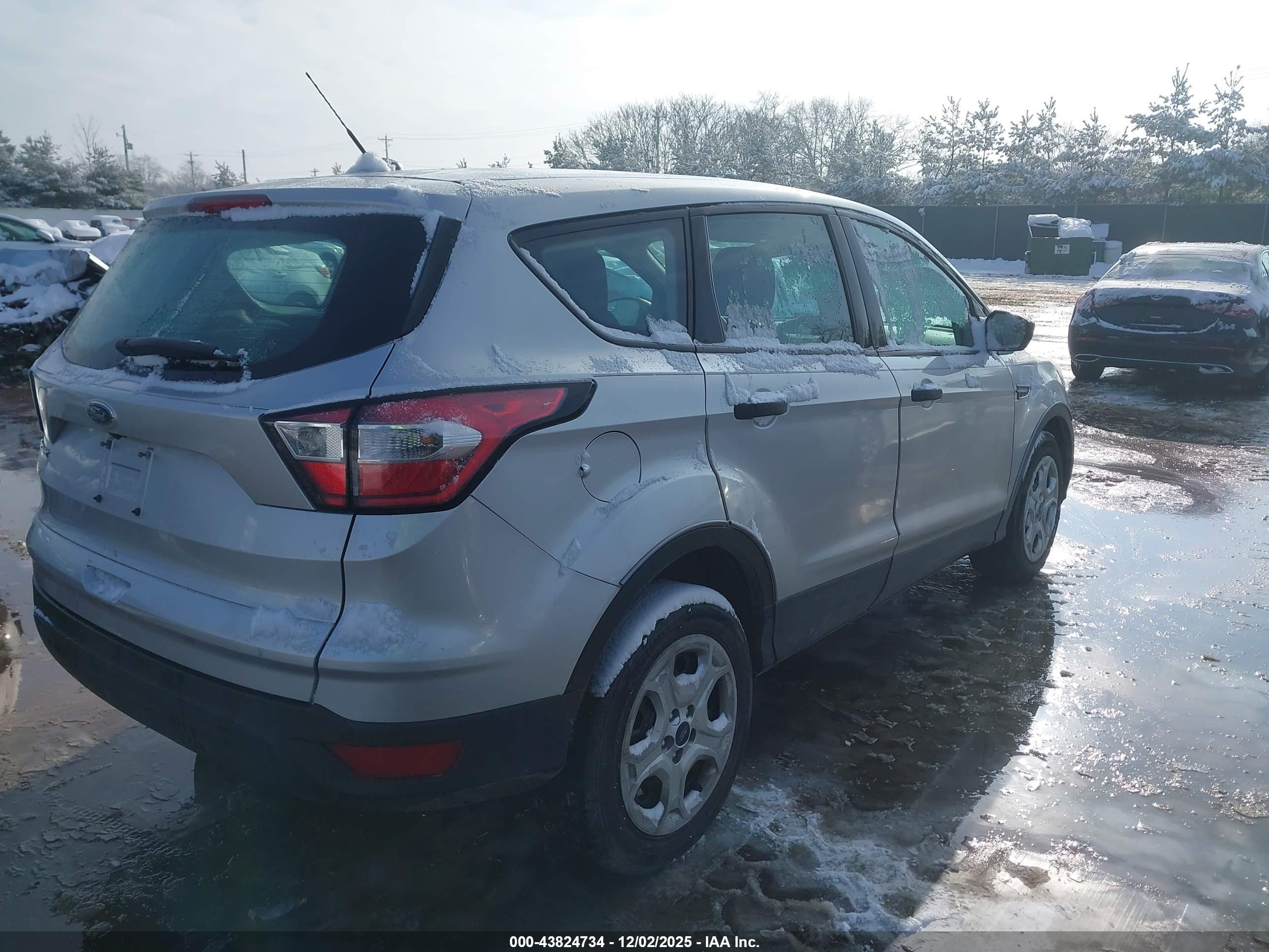 FORD ESCAPE image 4