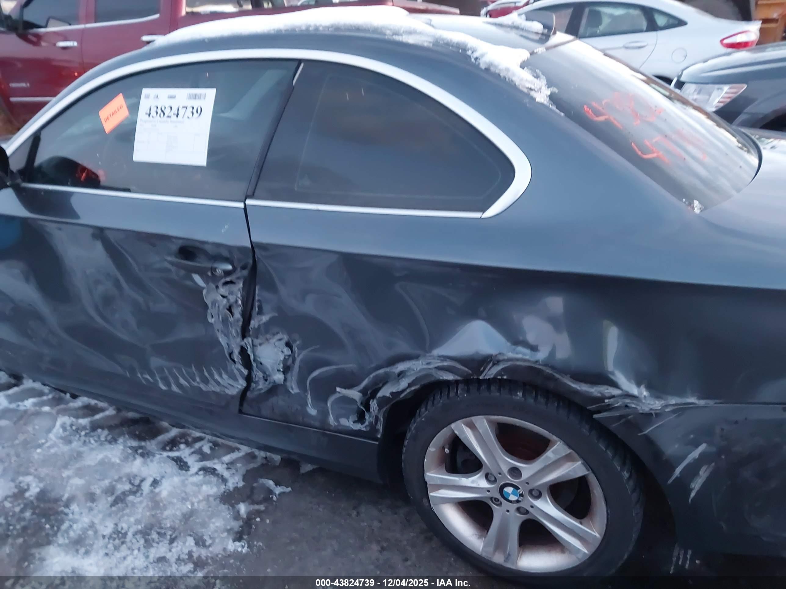 BMW 128I image 6