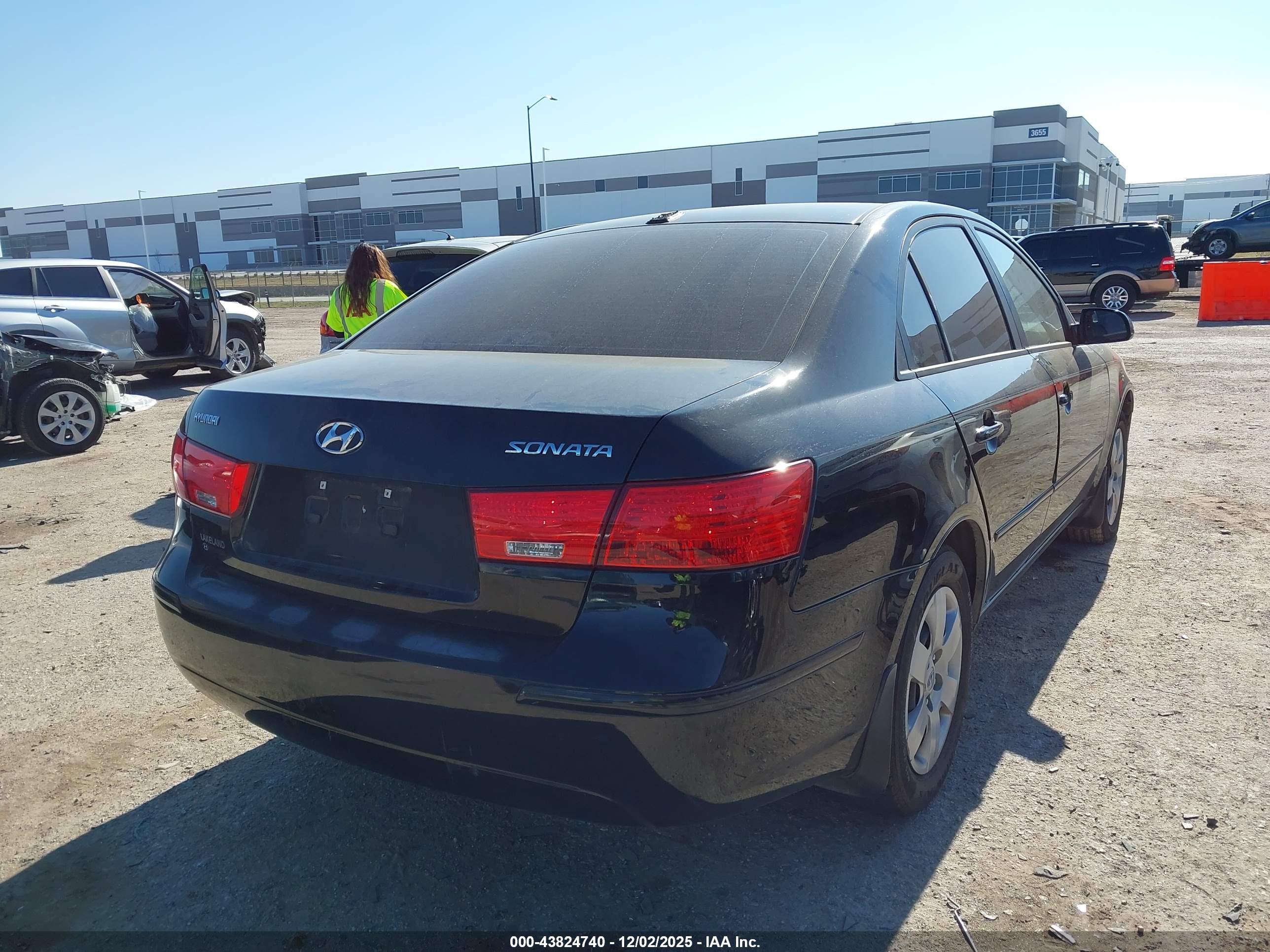 HYUNDAI SONATA image 4