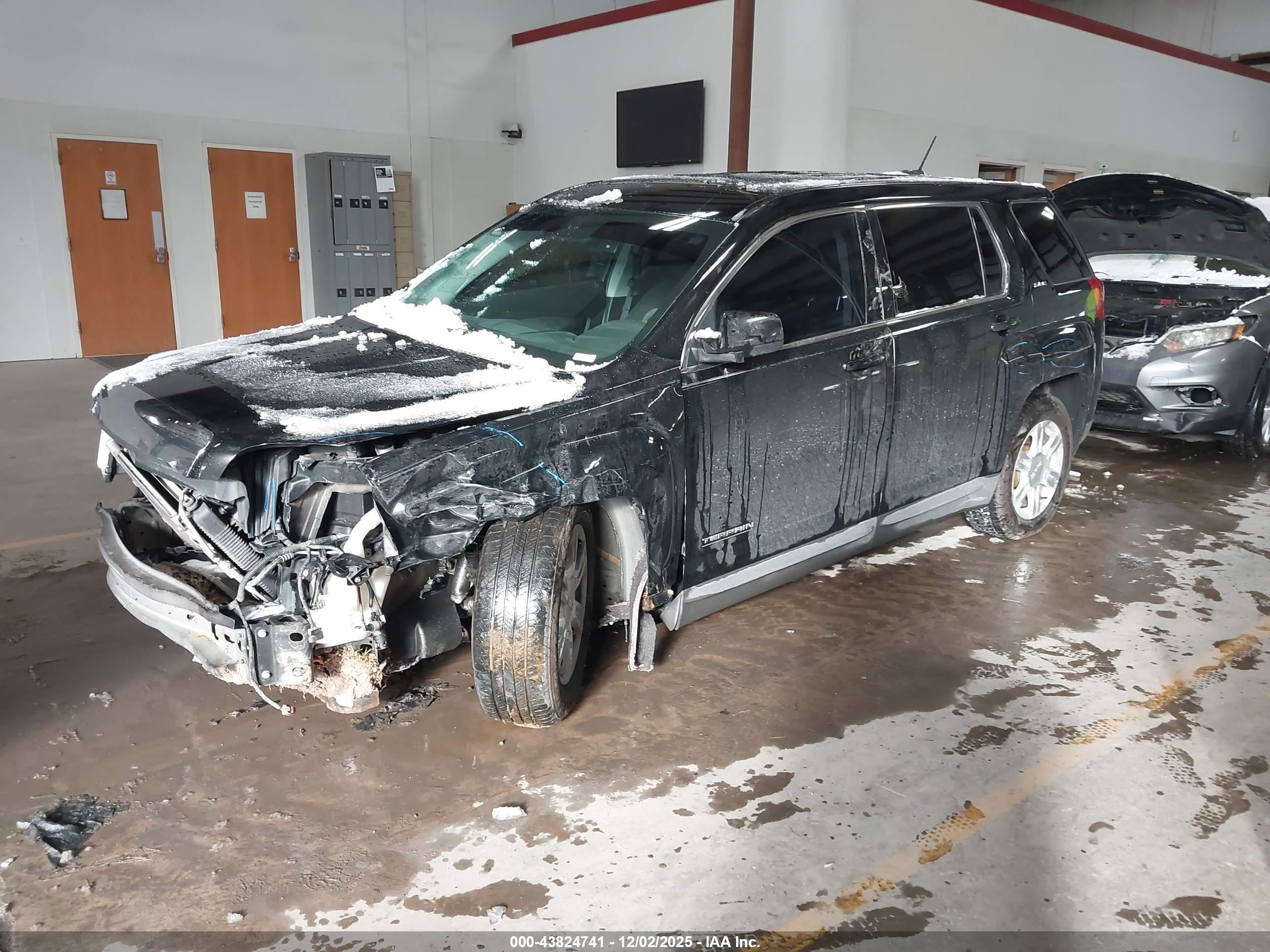 GMC TERRAIN image 2