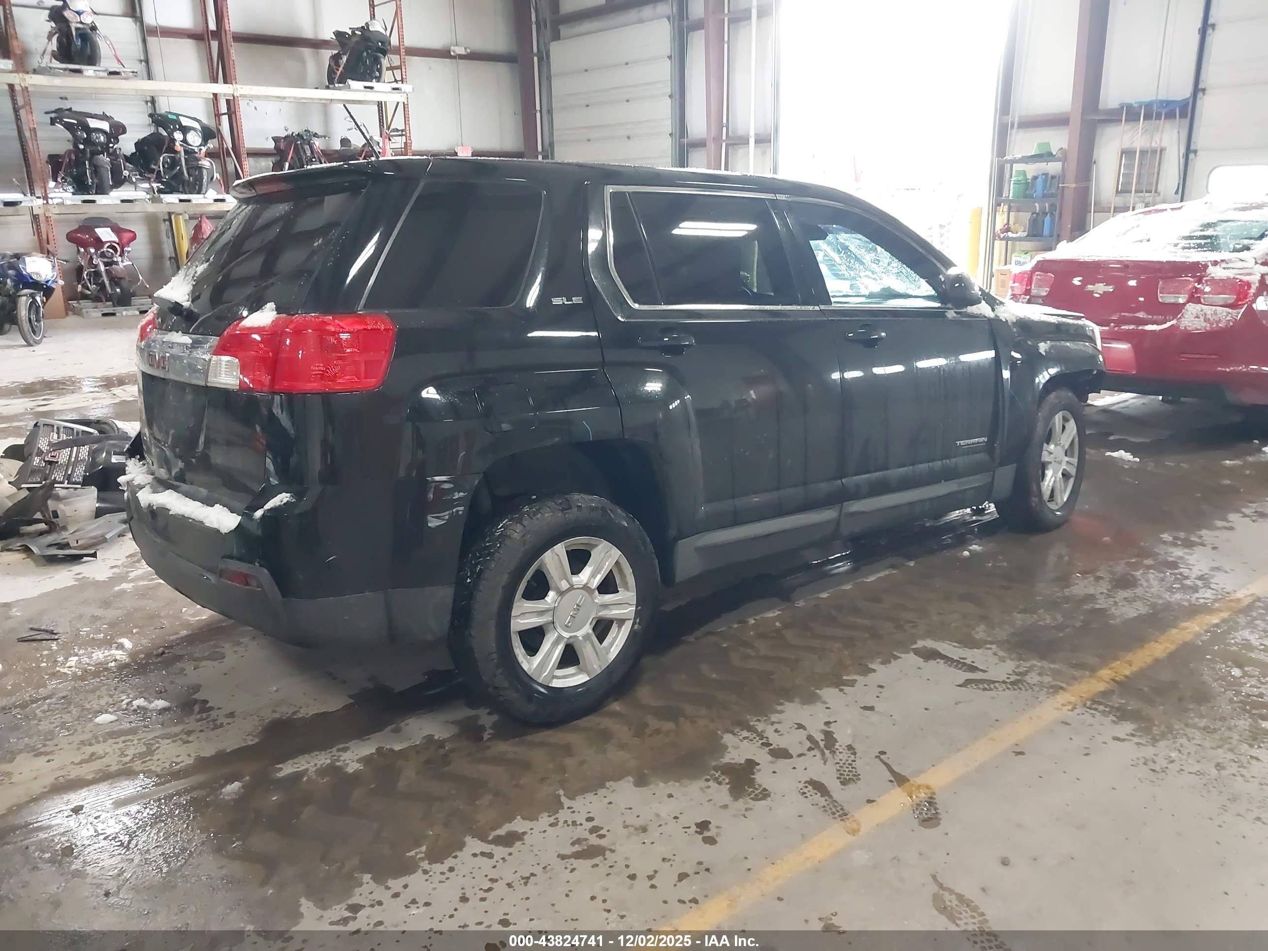 GMC TERRAIN image 4