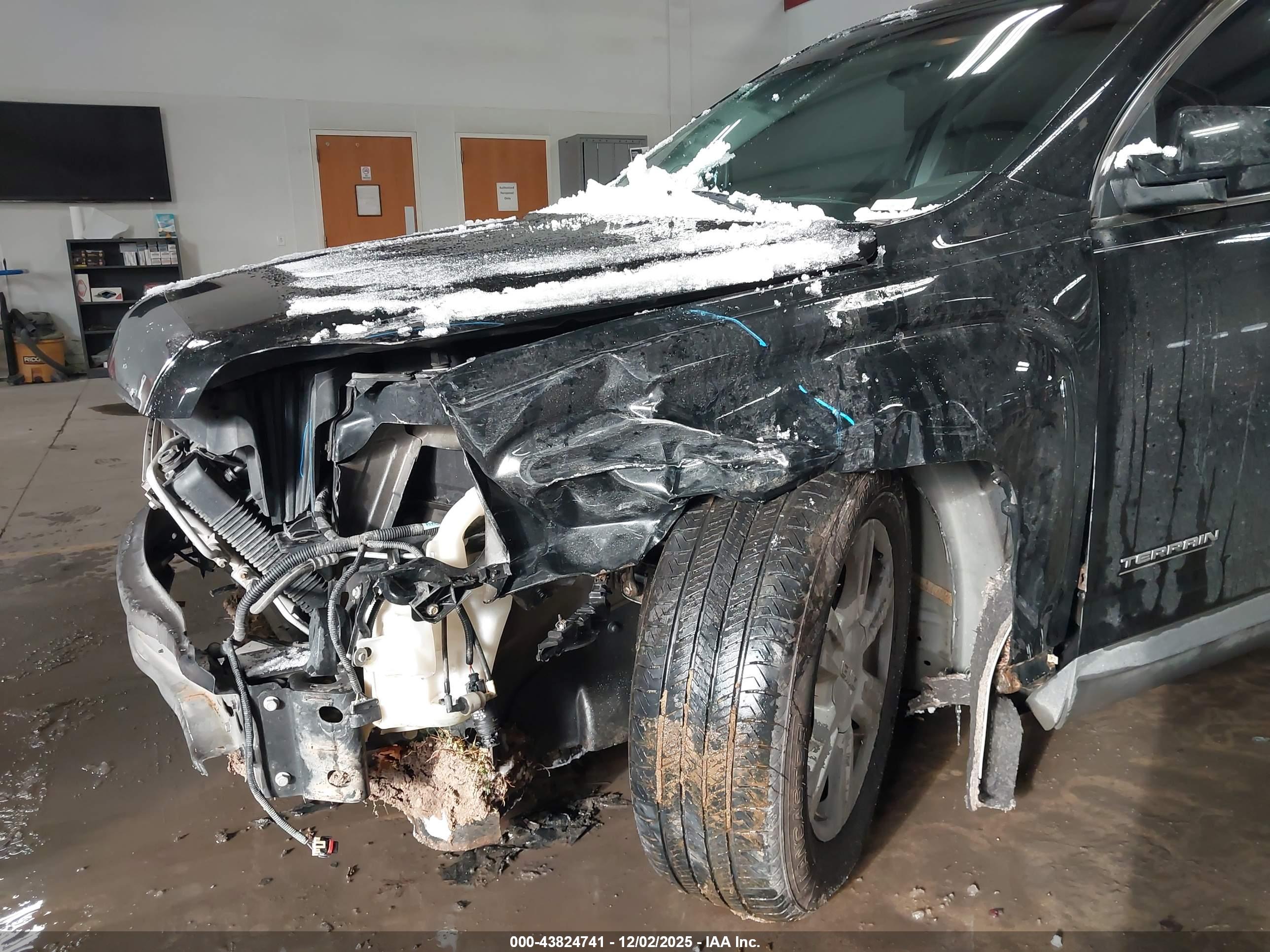 GMC TERRAIN image 6