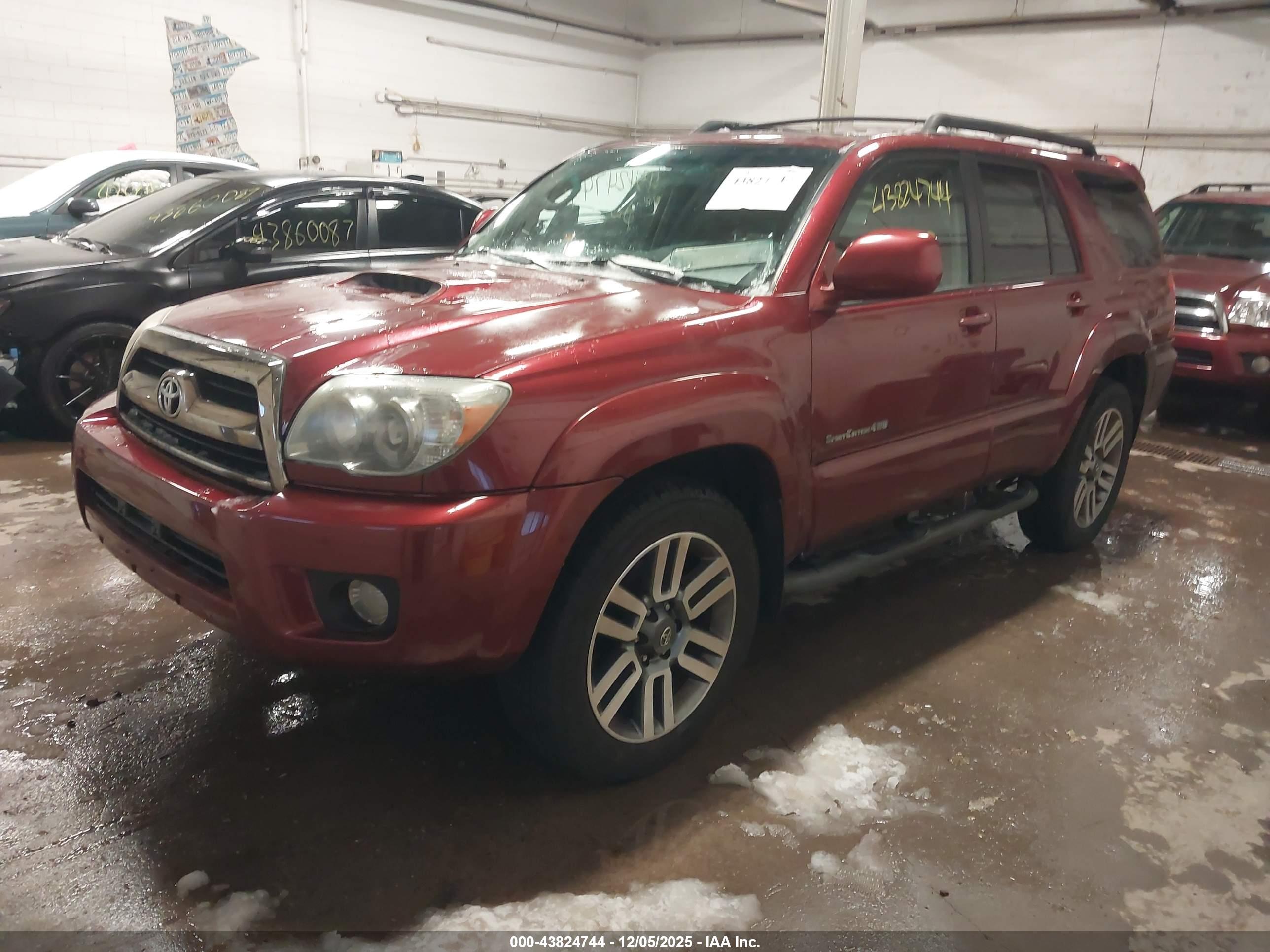 TOYOTA 4RUNNER image 2