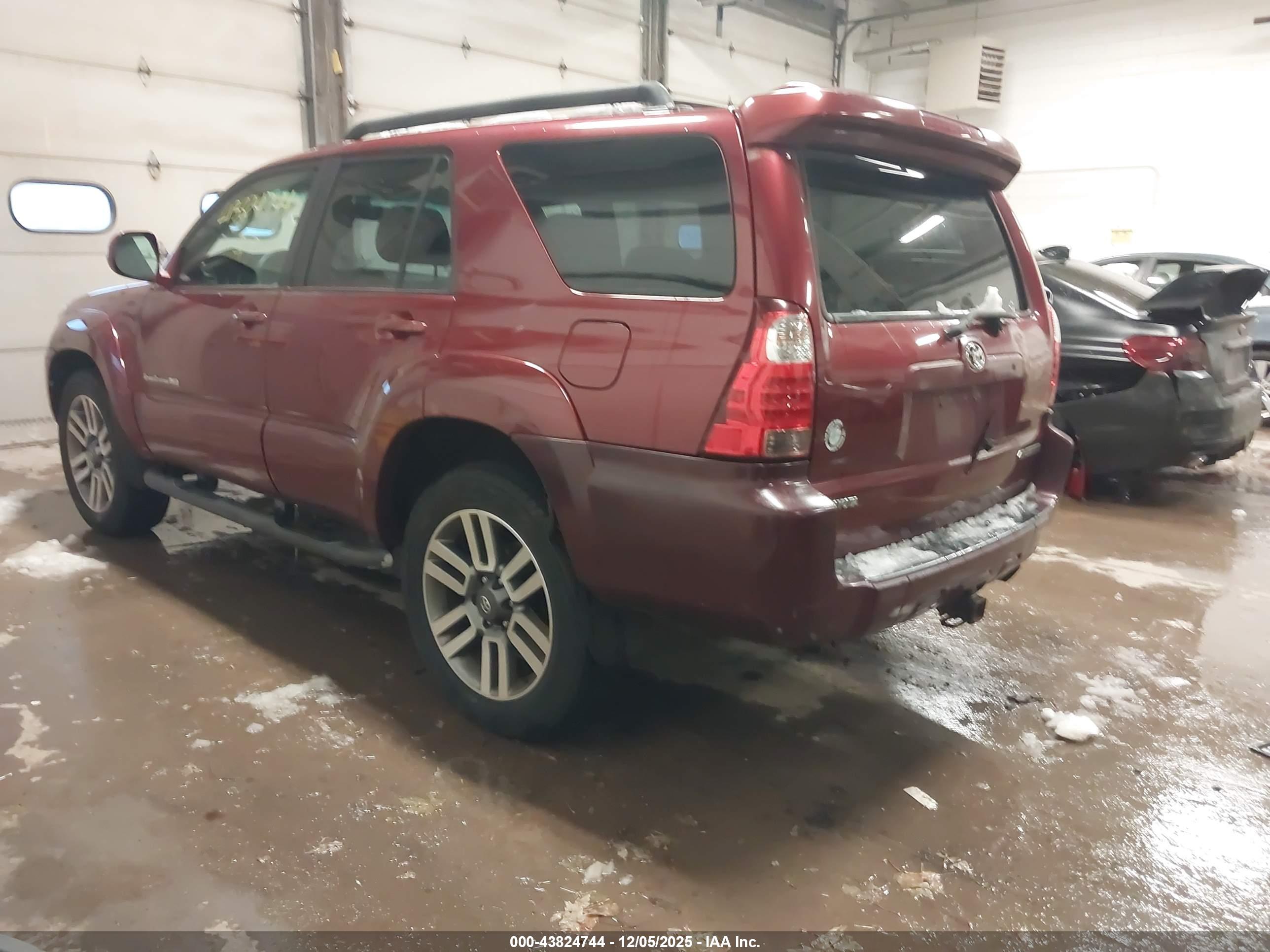 TOYOTA 4RUNNER image 3