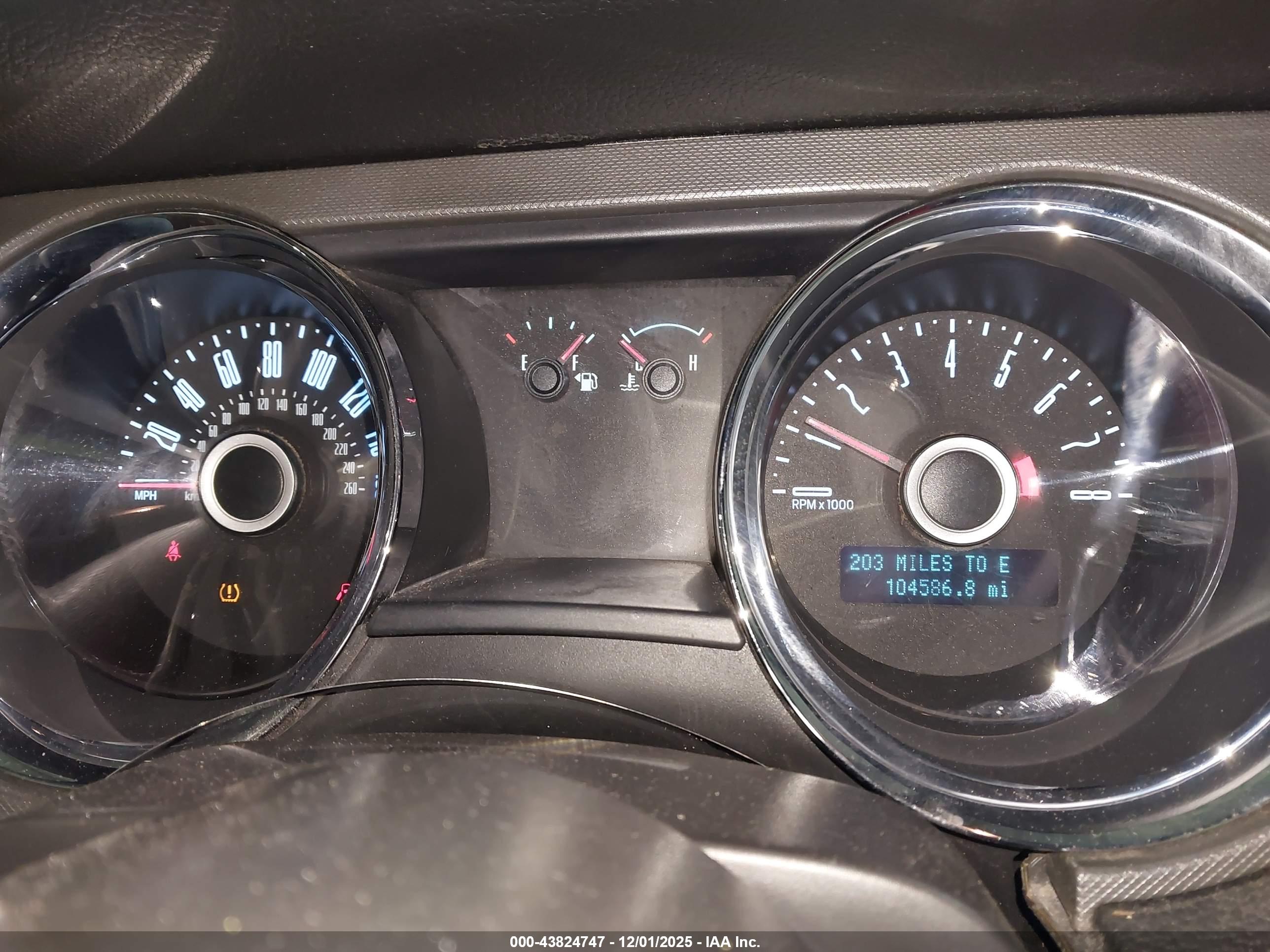FORD MUSTANG image 7