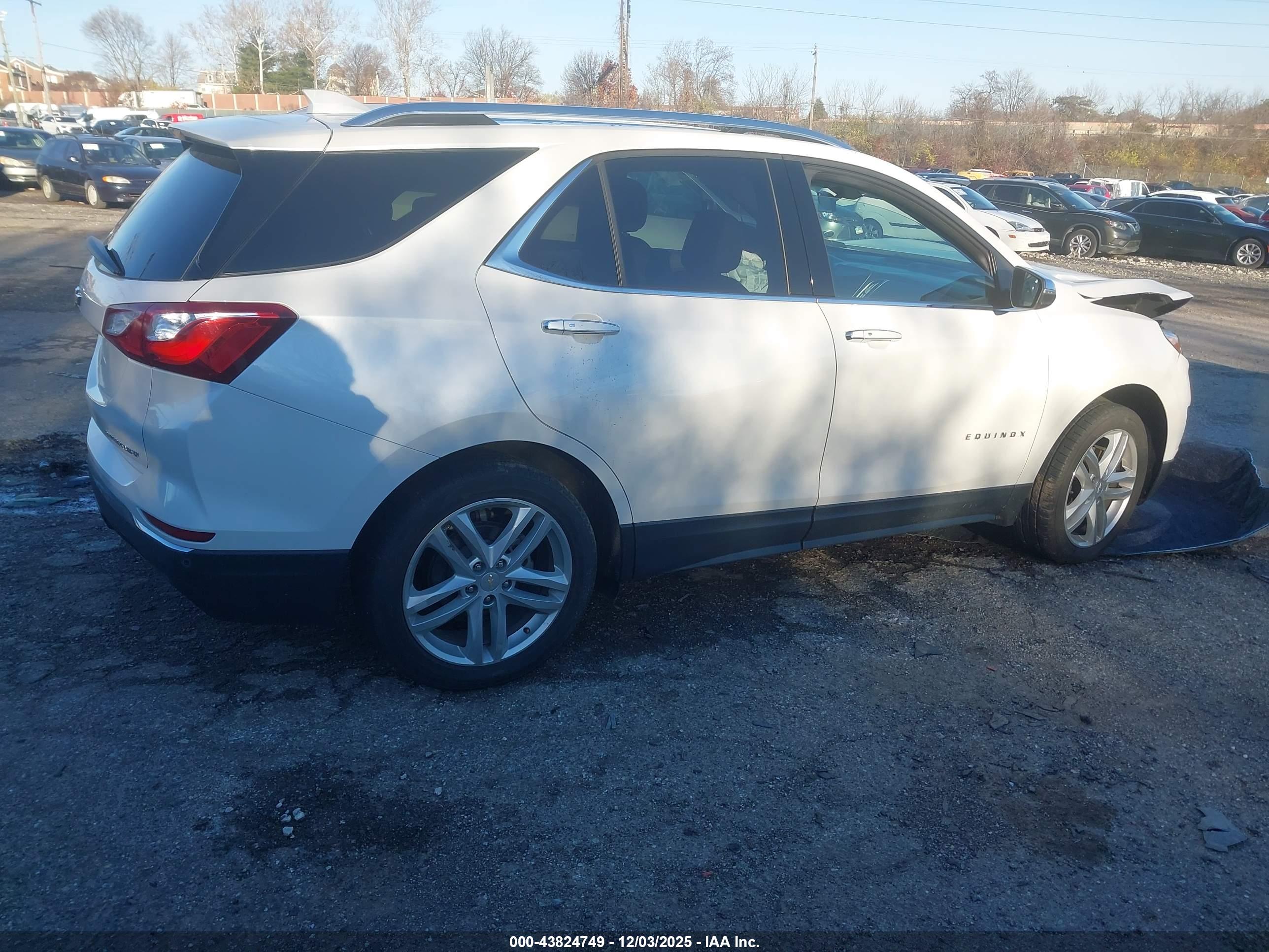 CHEVROLET EQUINOX image 4