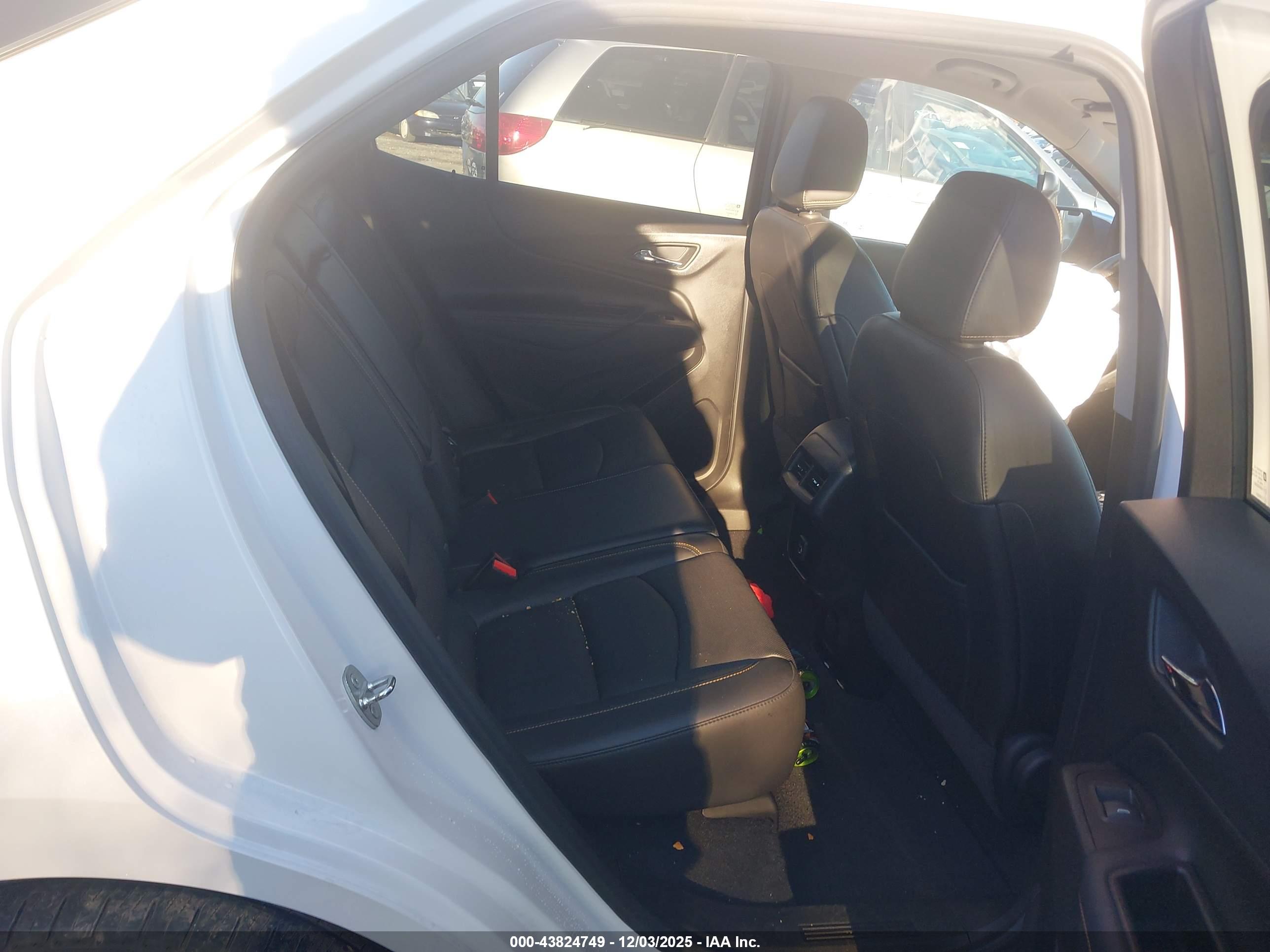 CHEVROLET EQUINOX image 8