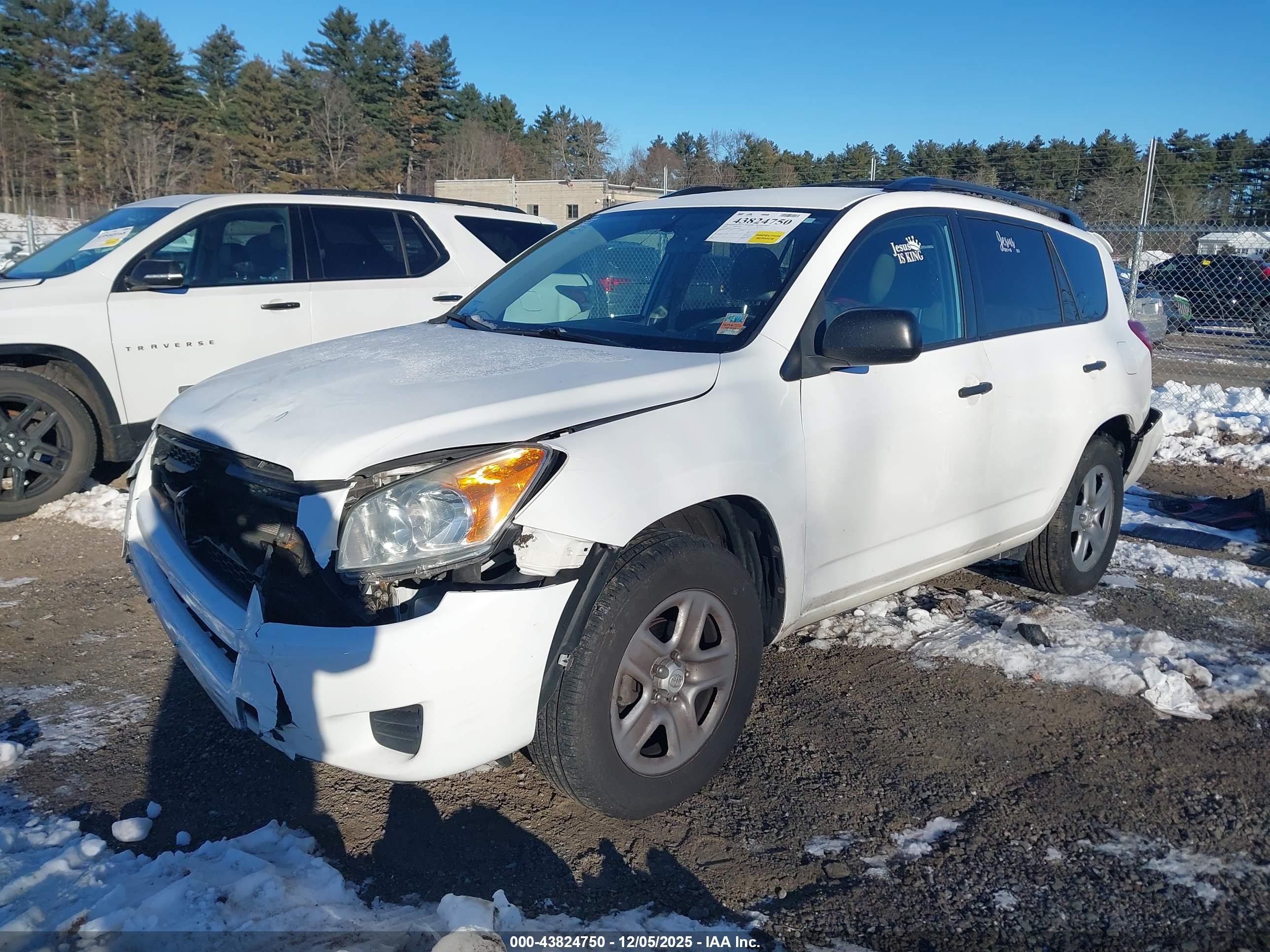 TOYOTA RAV4 image 2