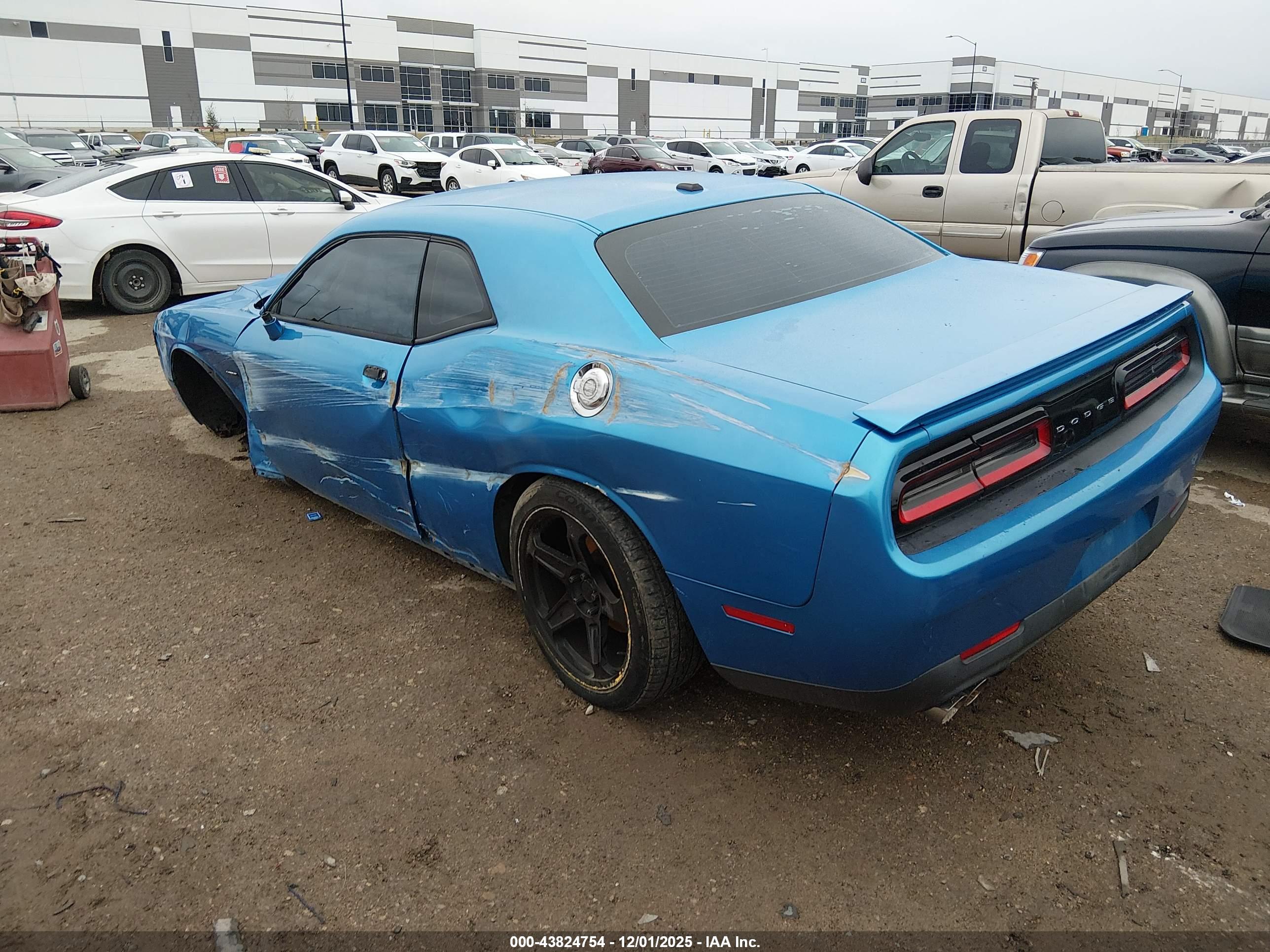 DODGE CHALLENGER image 3