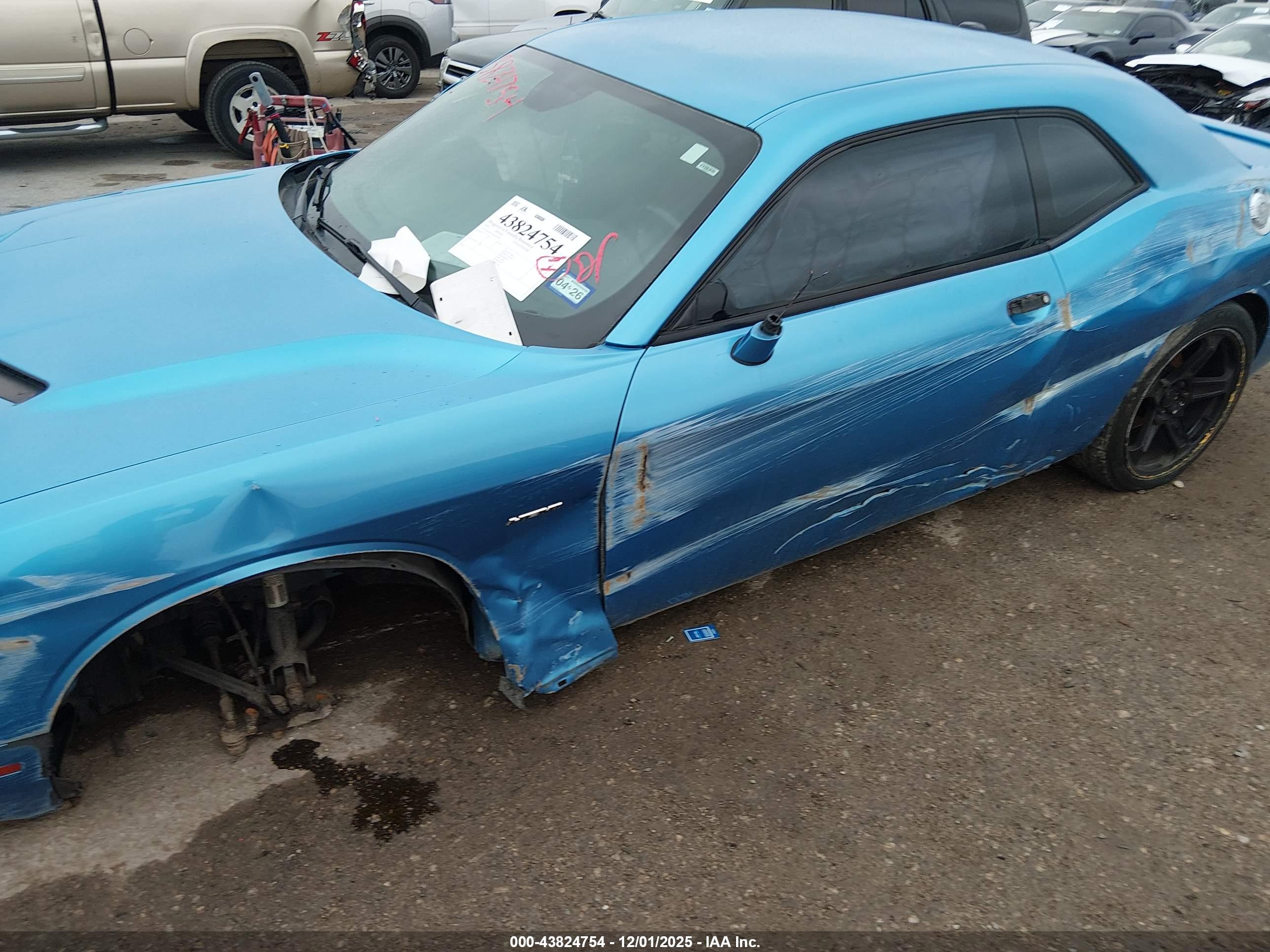 DODGE CHALLENGER image 6
