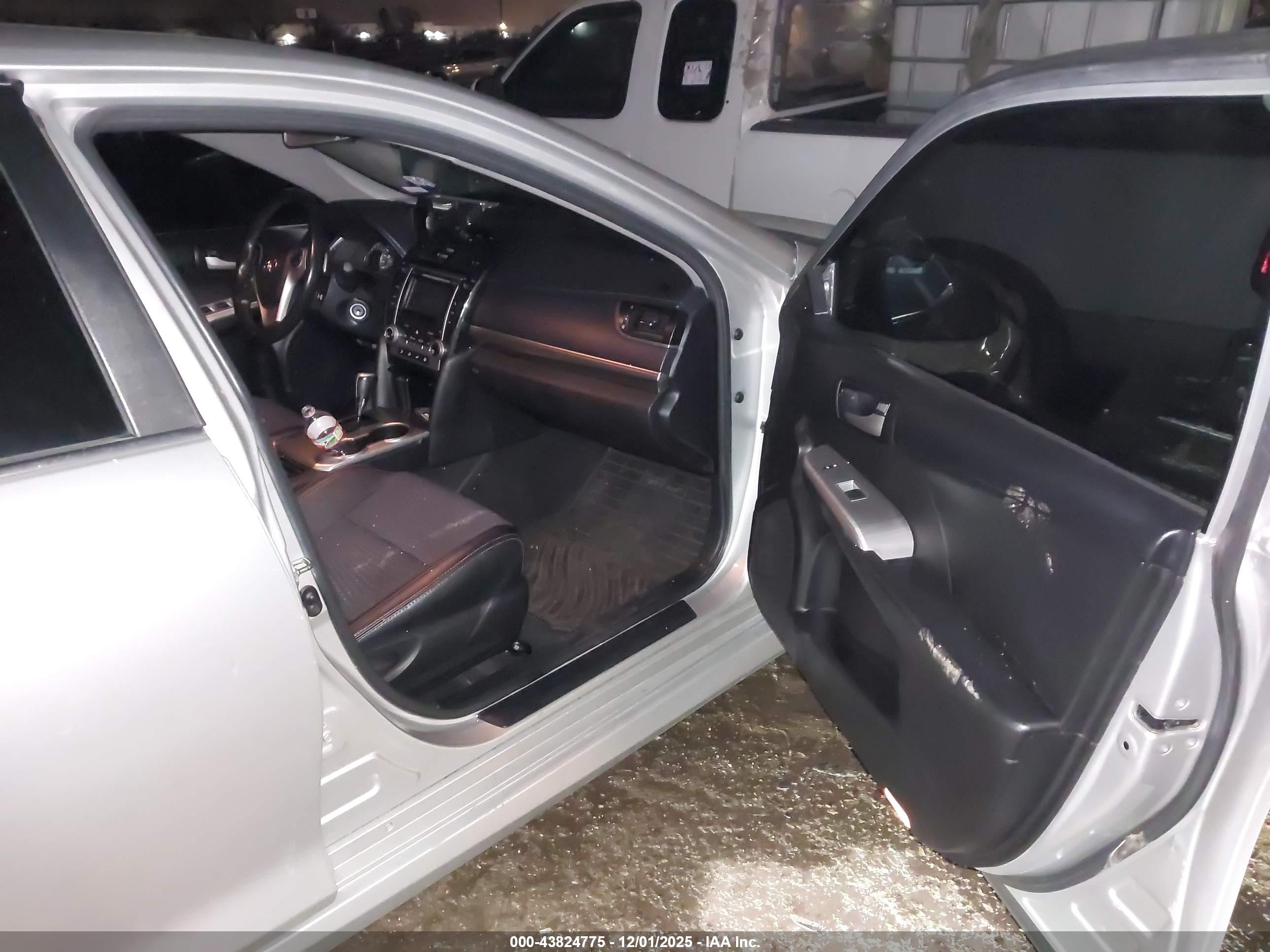 TOYOTA CAMRY image 5