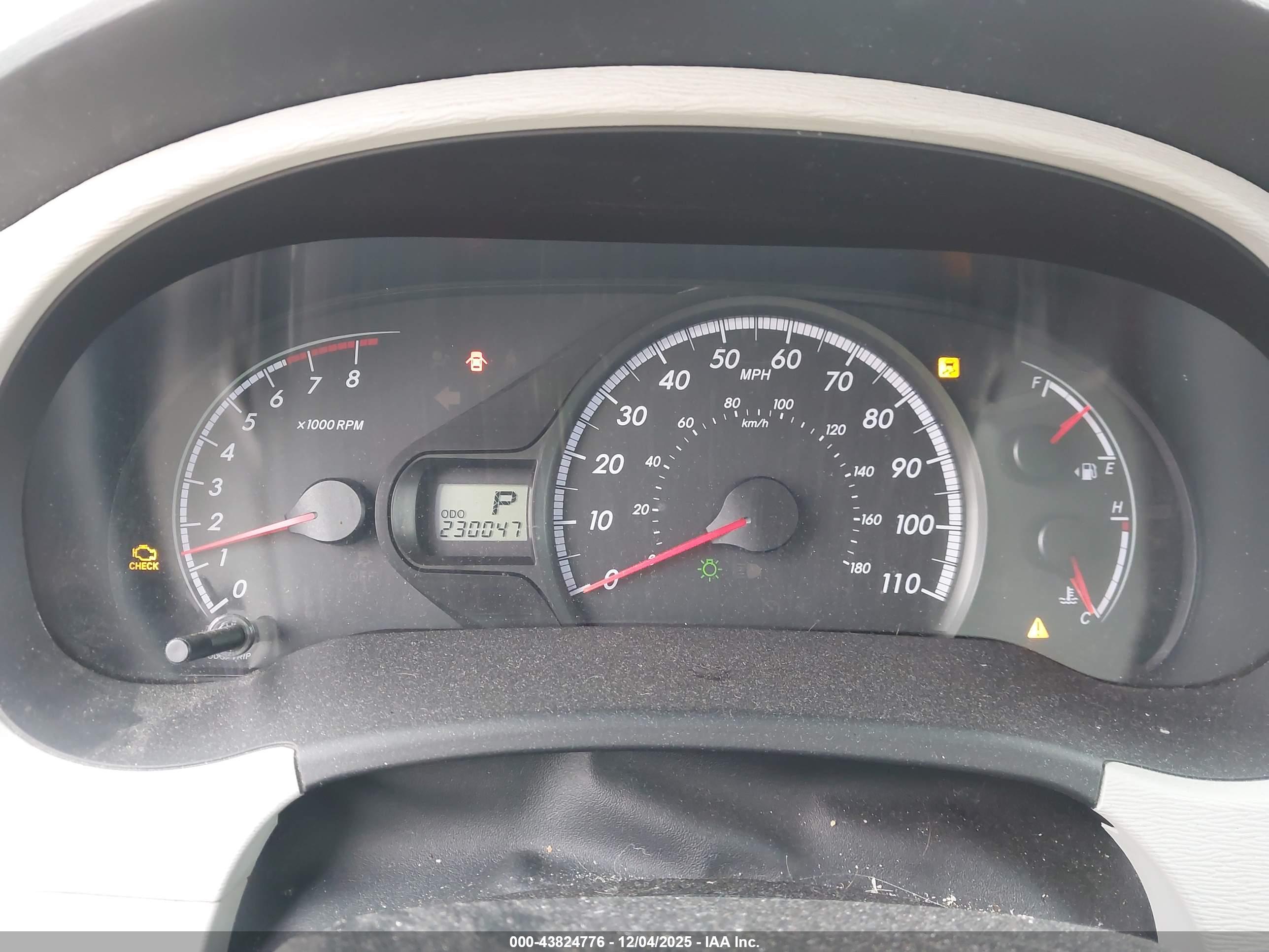 TOYOTA SIENNA image 7