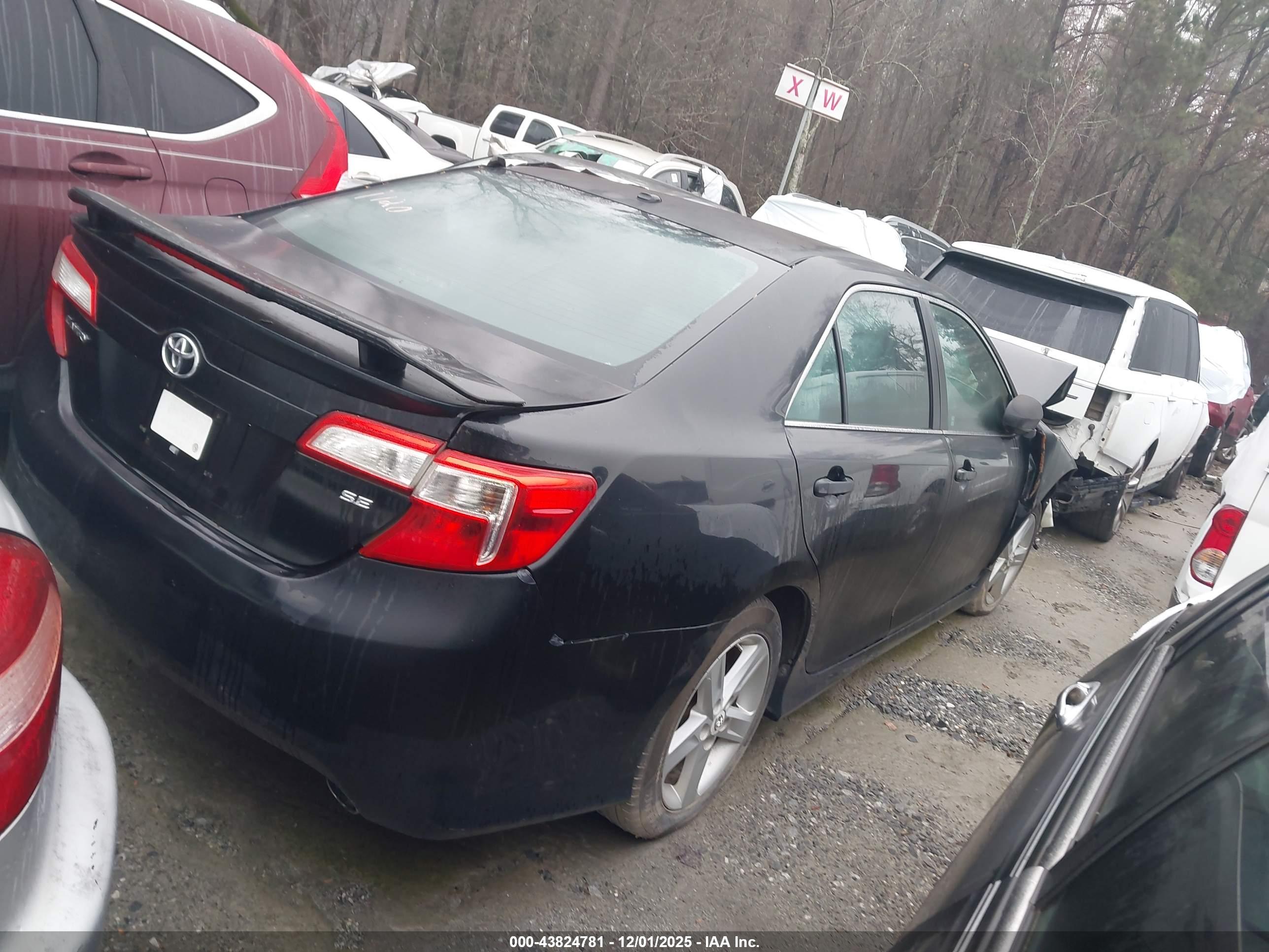TOYOTA CAMRY image 4
