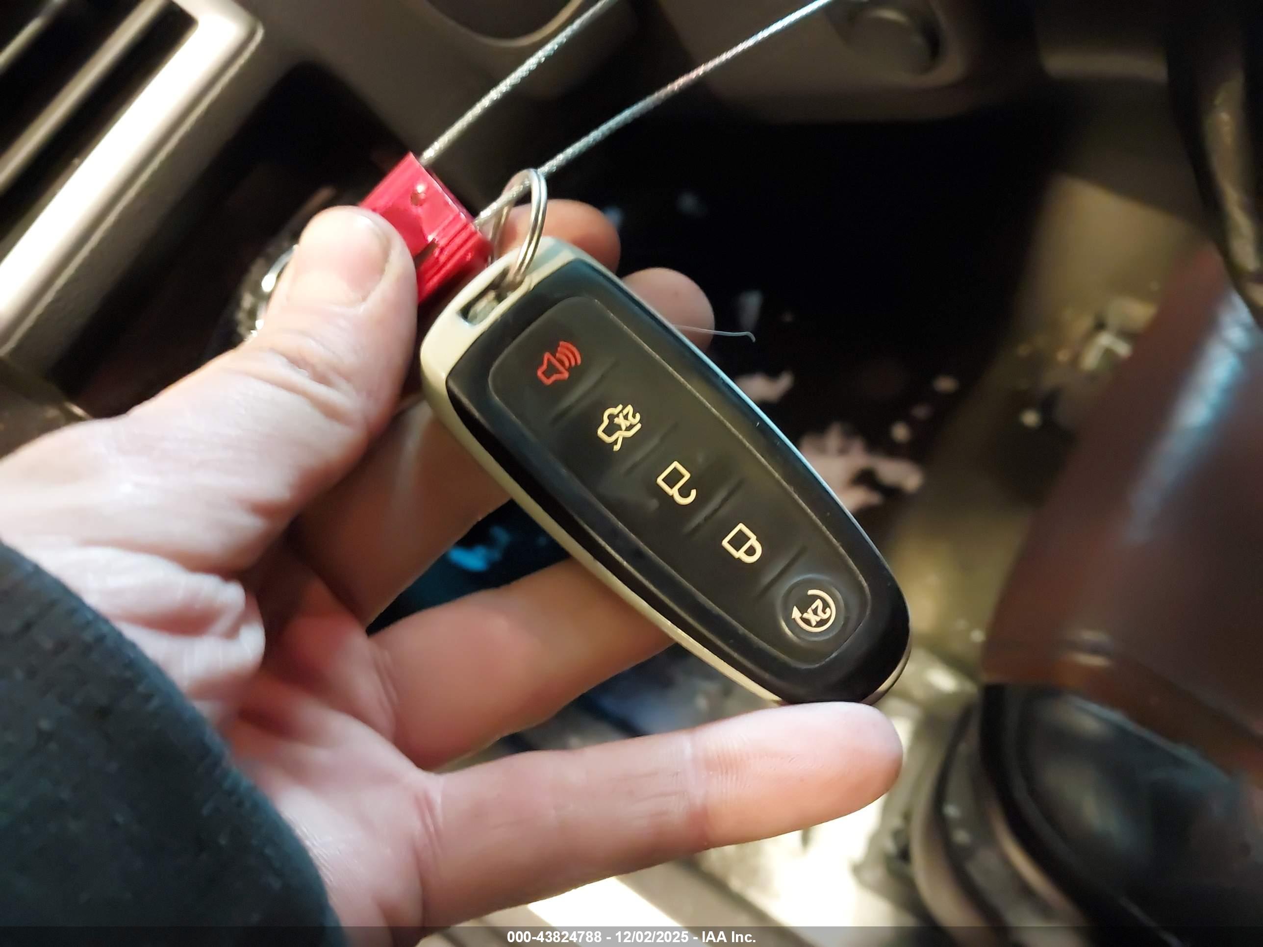FORD EXPLORER image 11