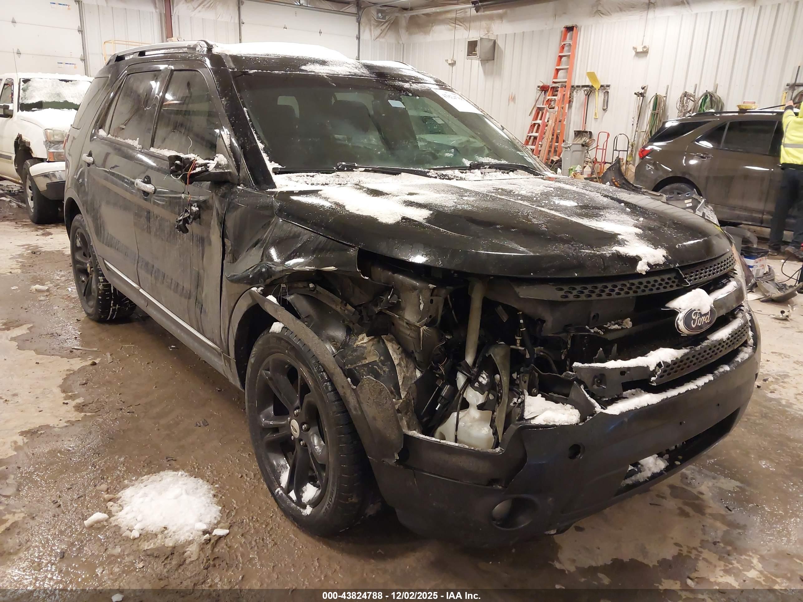 FORD EXPLORER image 6