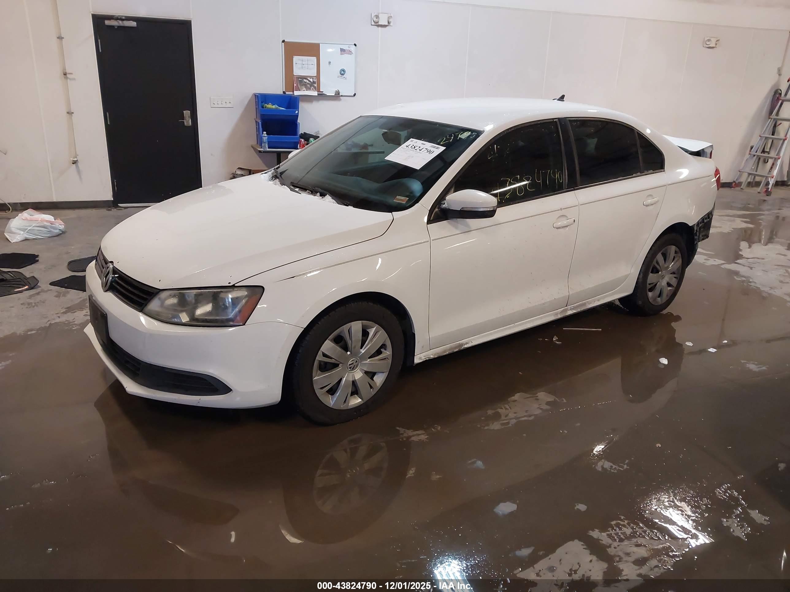 VOLKSWAGEN JETTA image 2