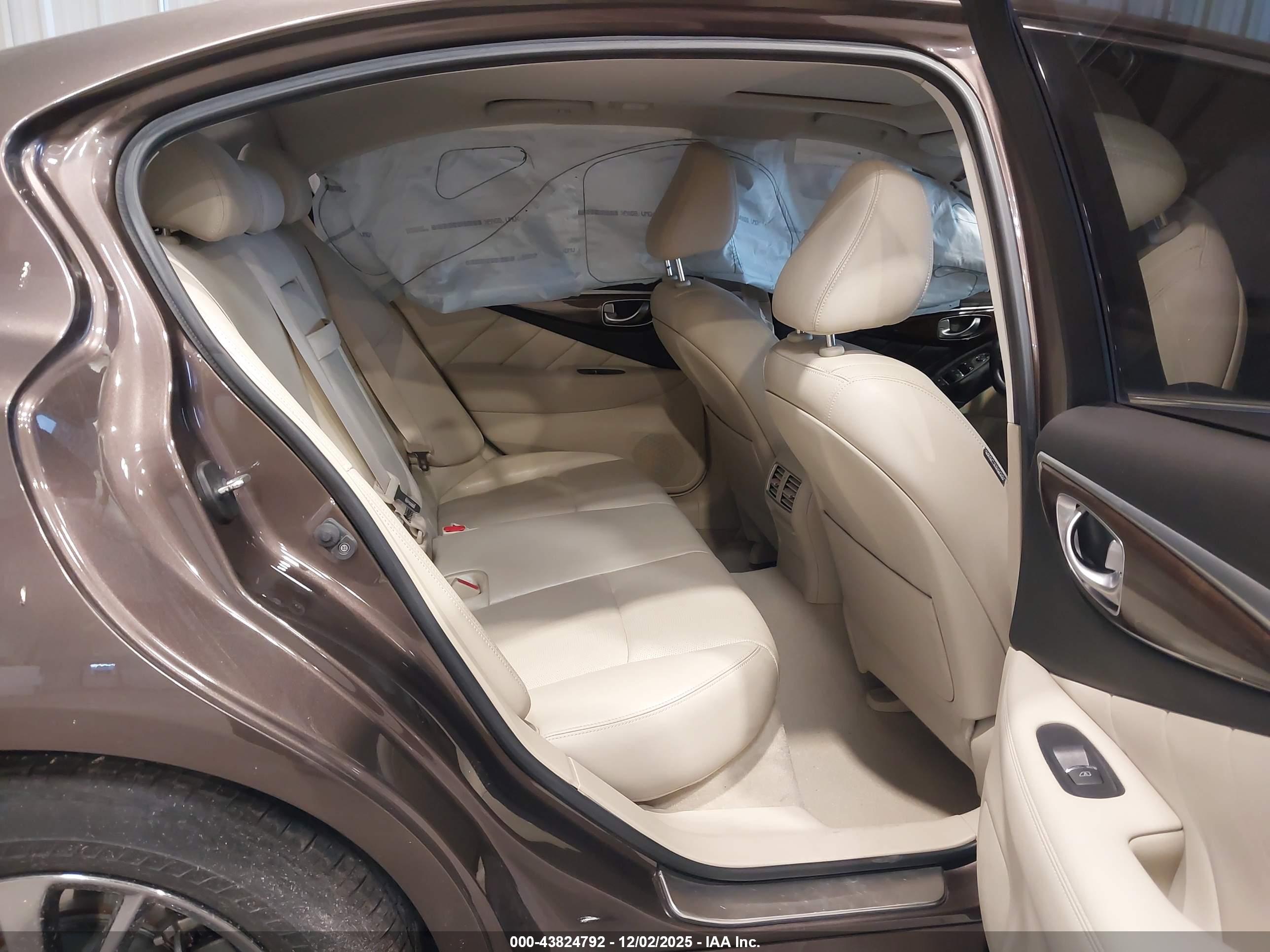 INFINITI Q50 image 8