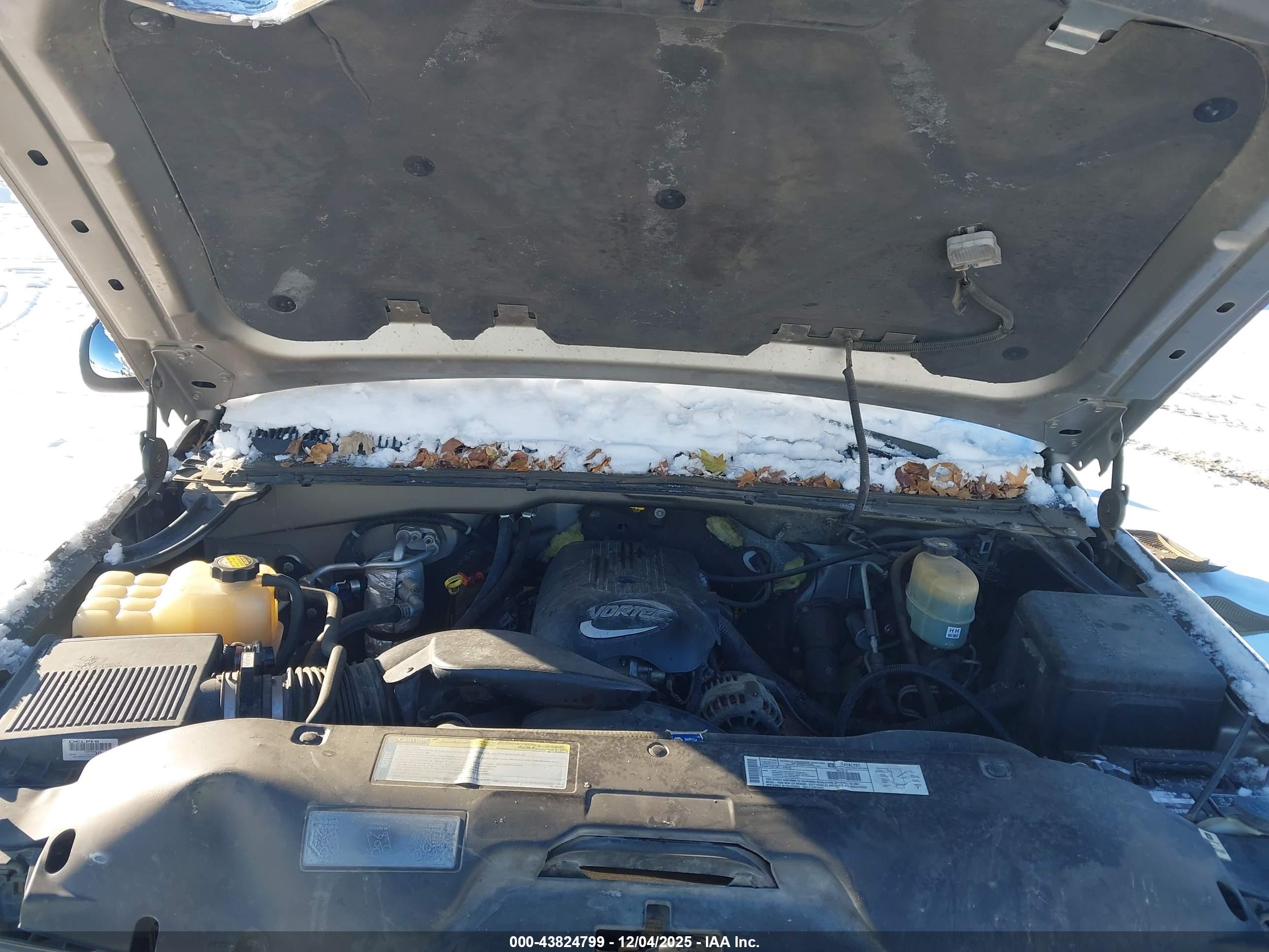 CHEVROLET SILVERADO image 10