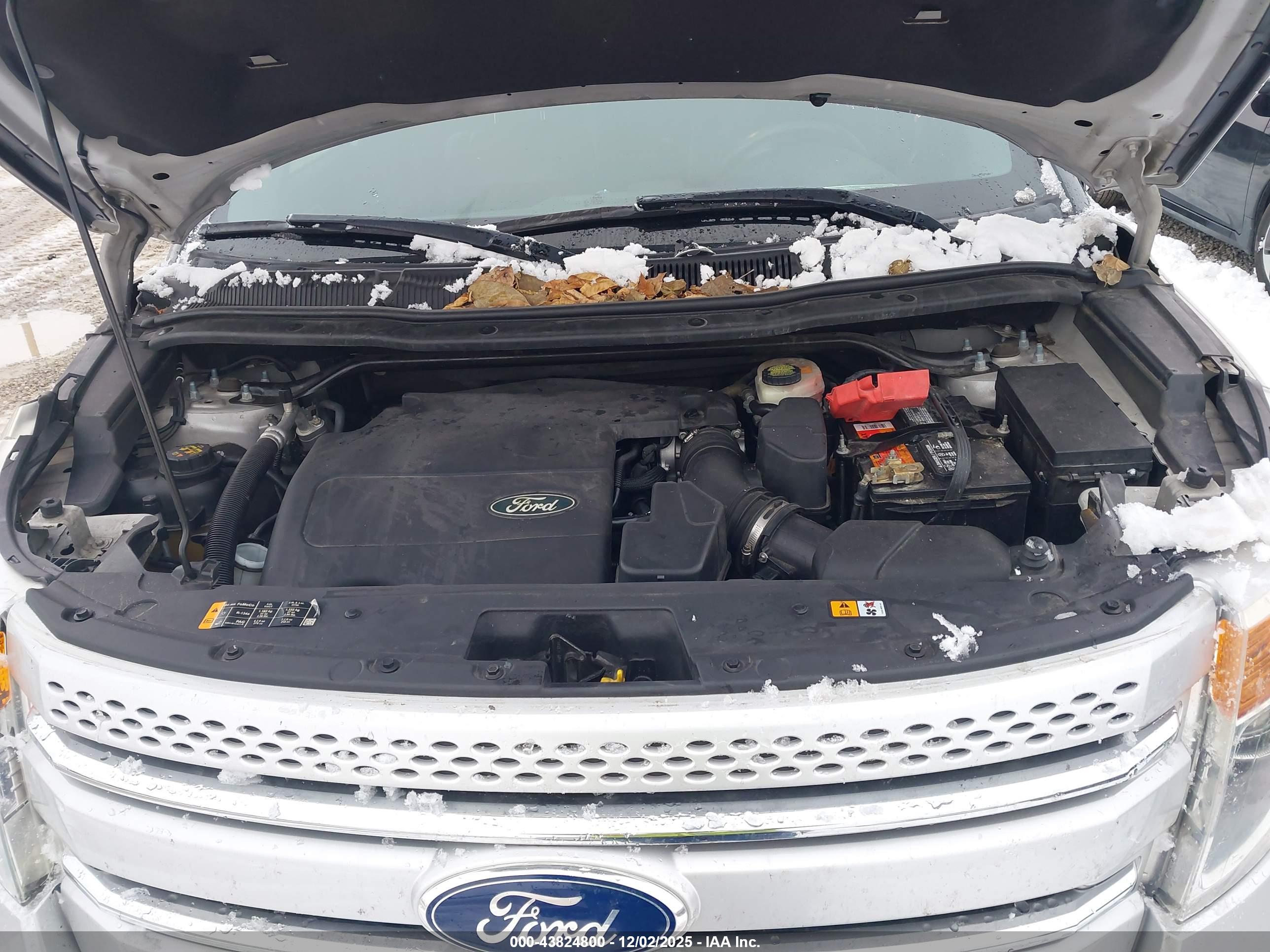 FORD EXPLORER image 10