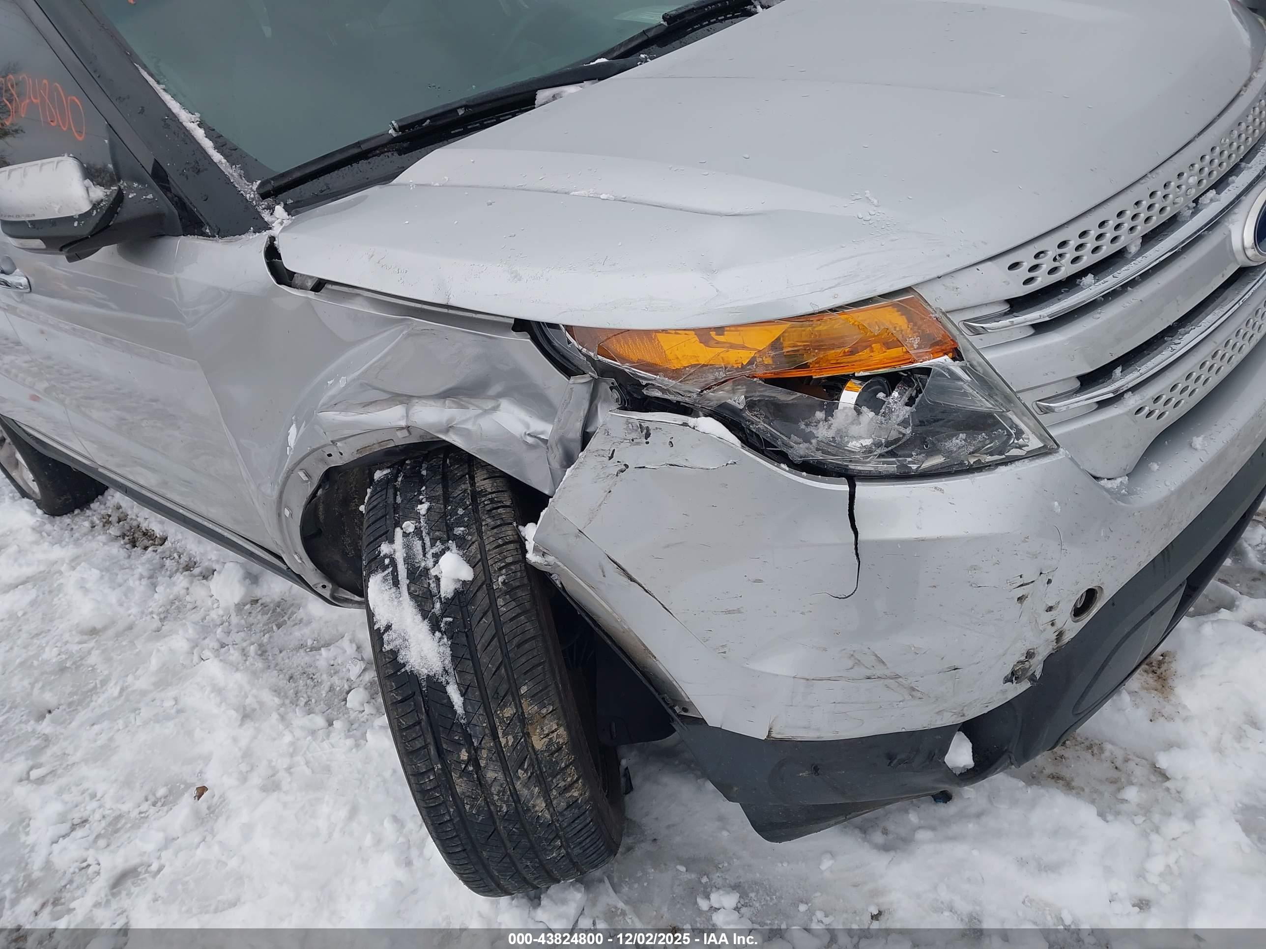 FORD EXPLORER image 6