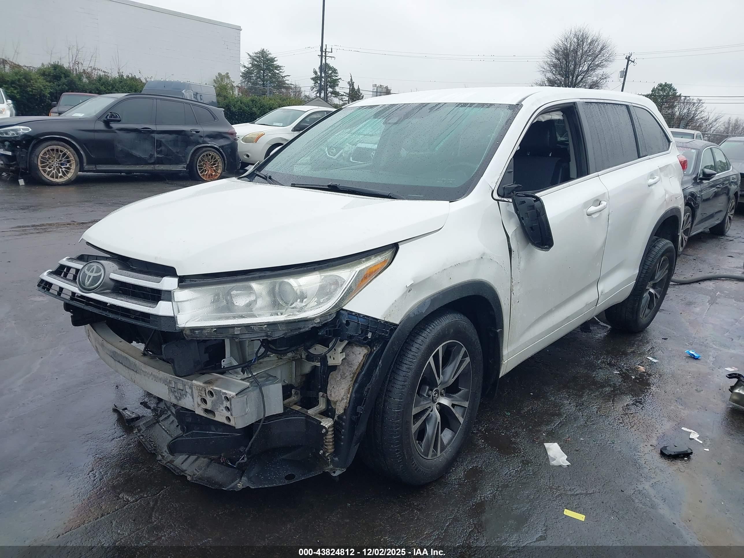 TOYOTA HIGHLANDER image 2