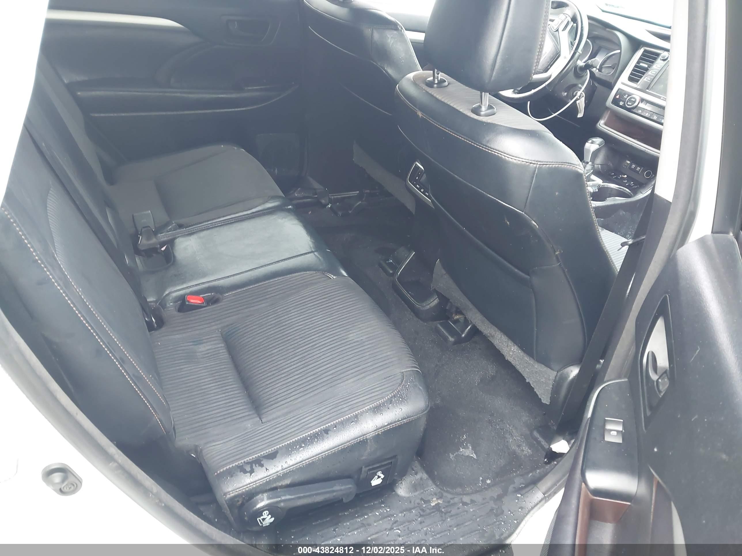 TOYOTA HIGHLANDER image 8