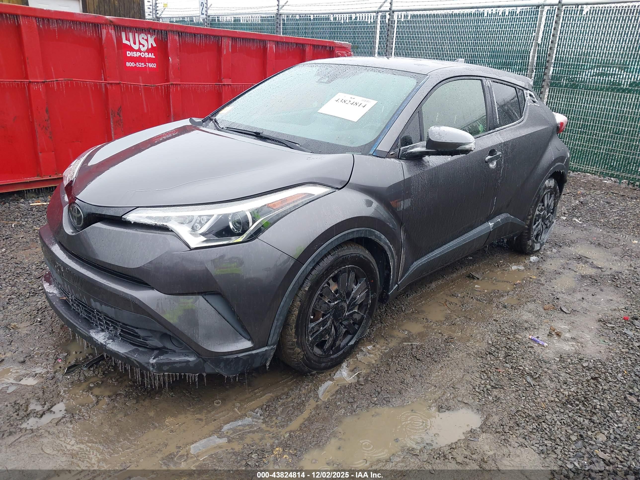 TOYOTA C-HR image 2