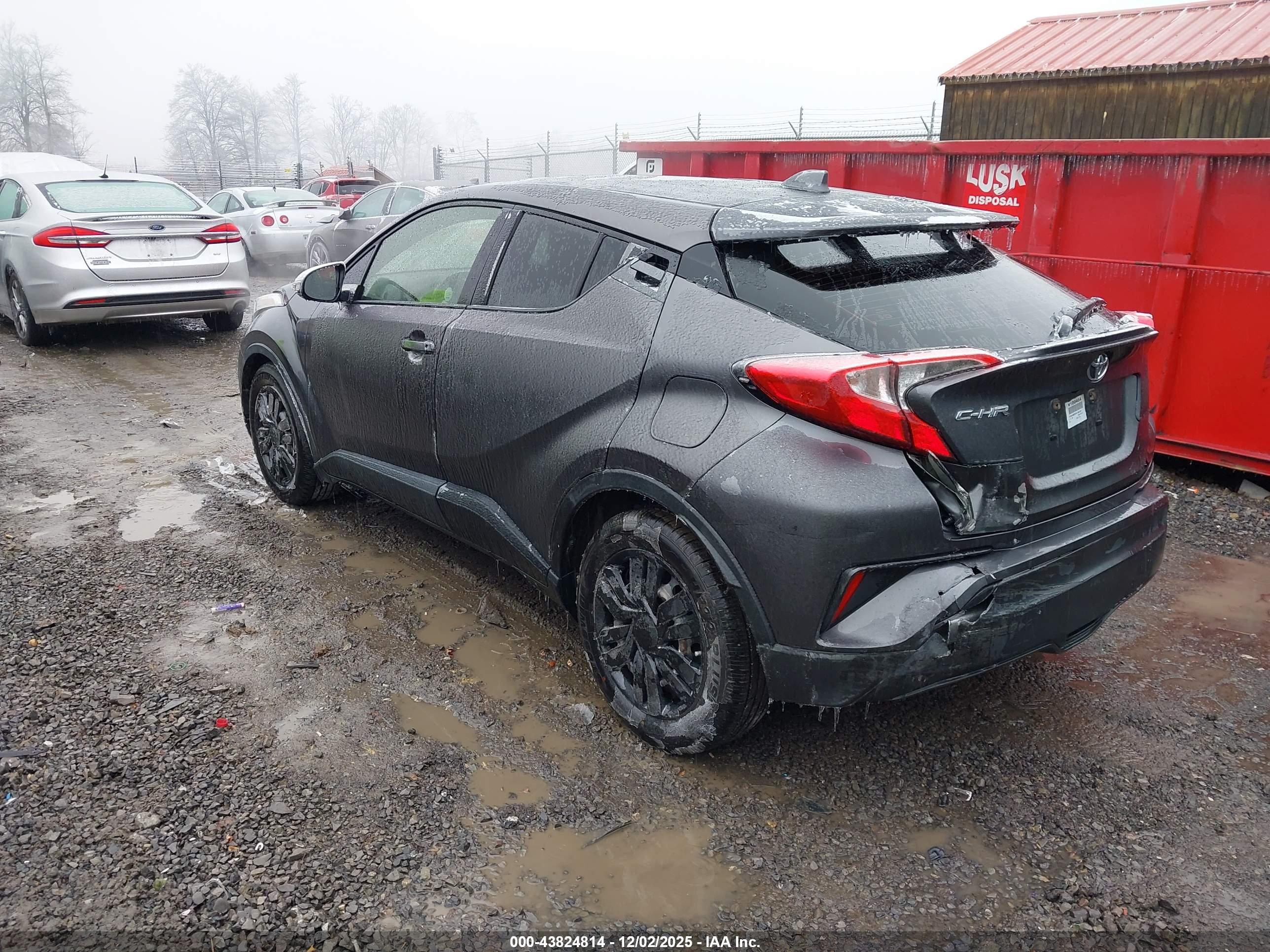 TOYOTA C-HR image 3