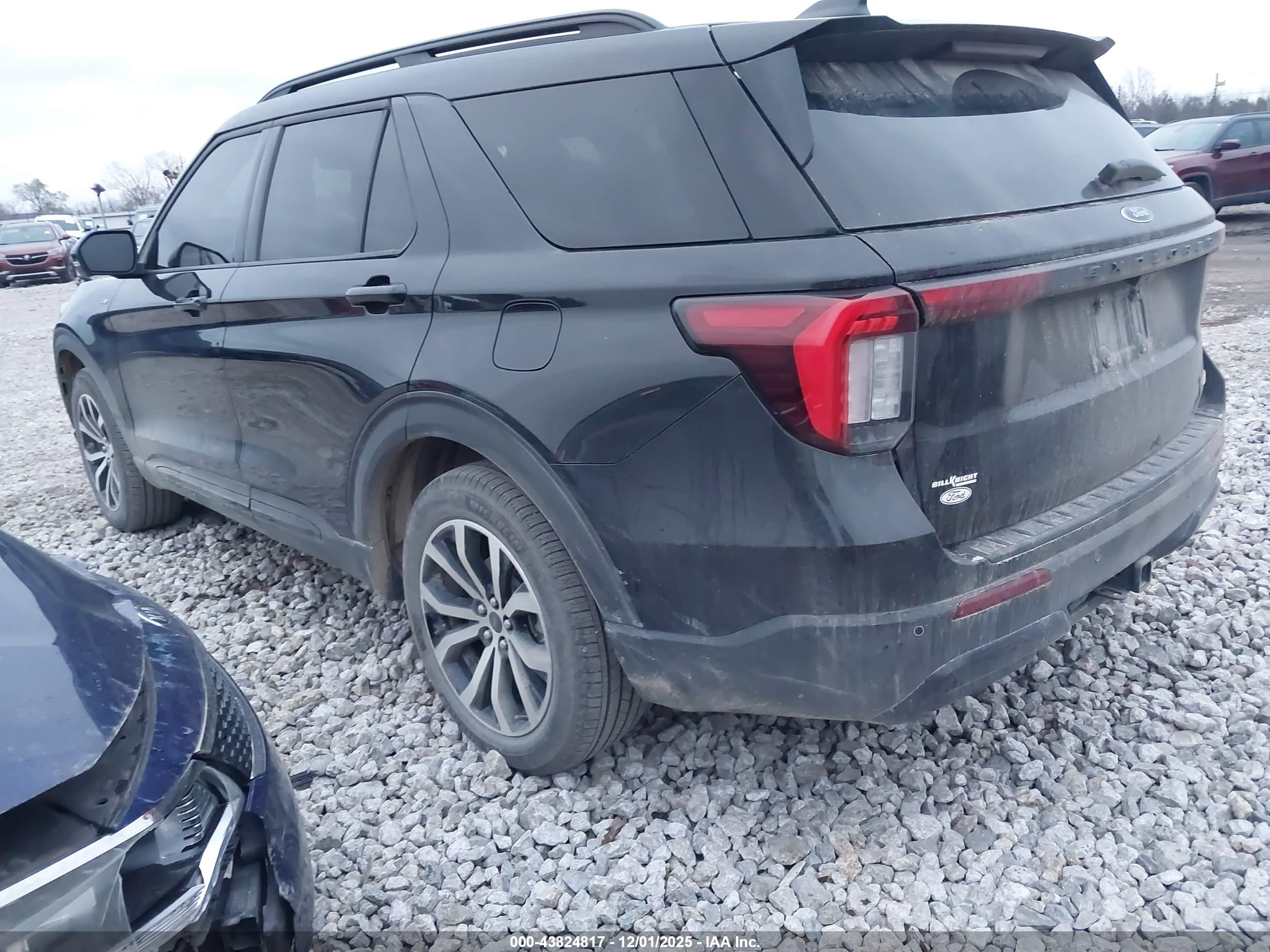 FORD EXPLORER image 3