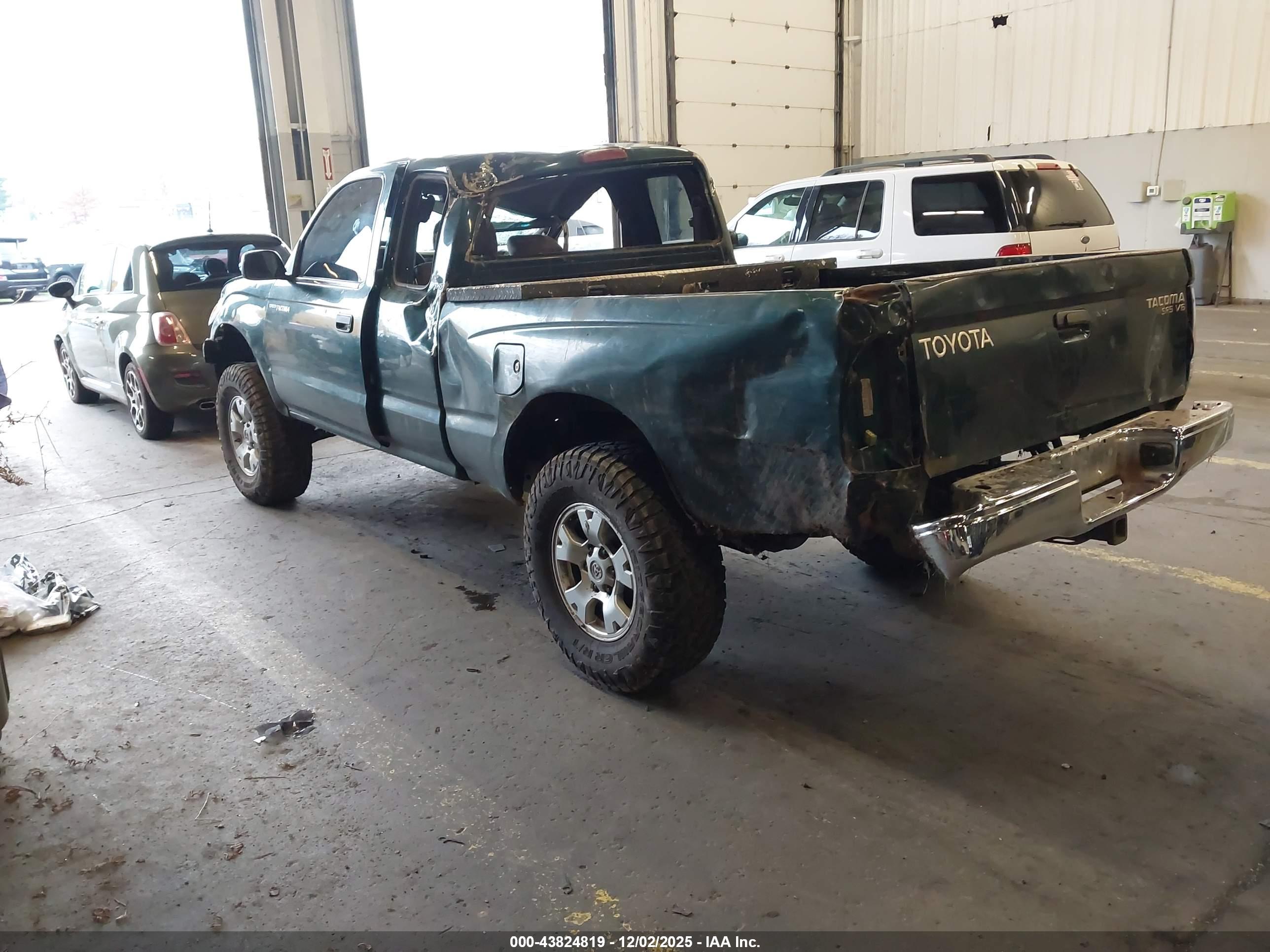TOYOTA TACOMA image 3